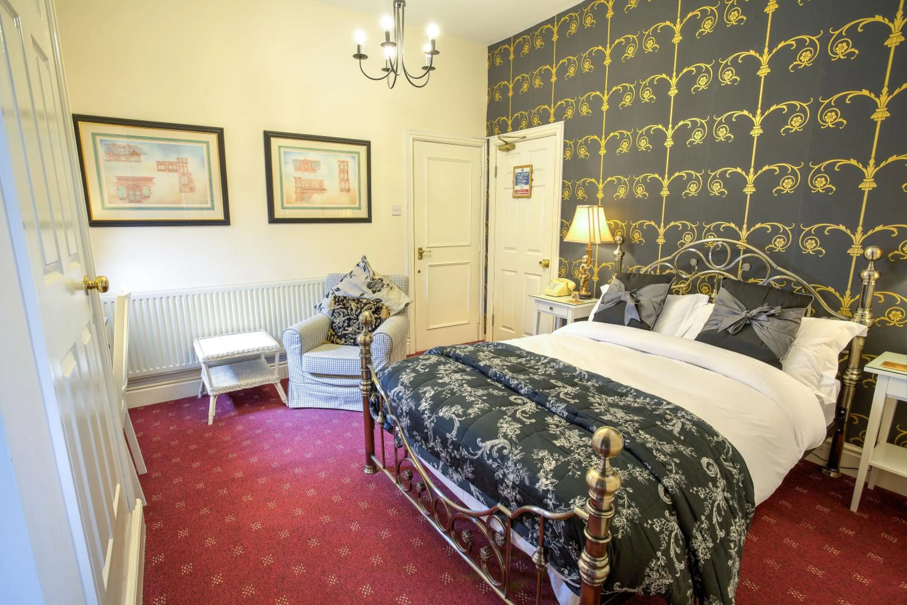 Photo of the whole room, Bed in The Ascott