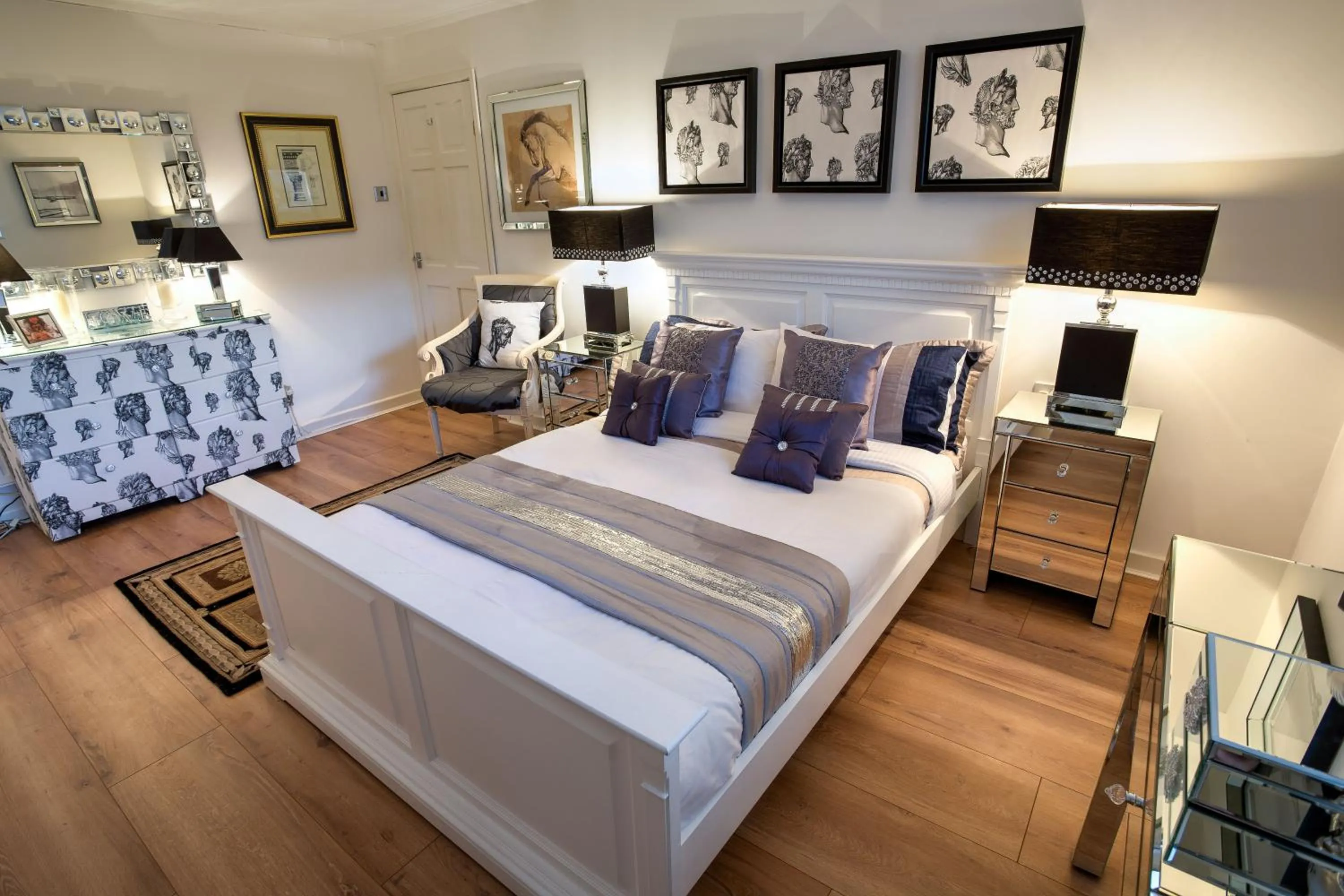 Photo of the whole room, Bed in The Ascott