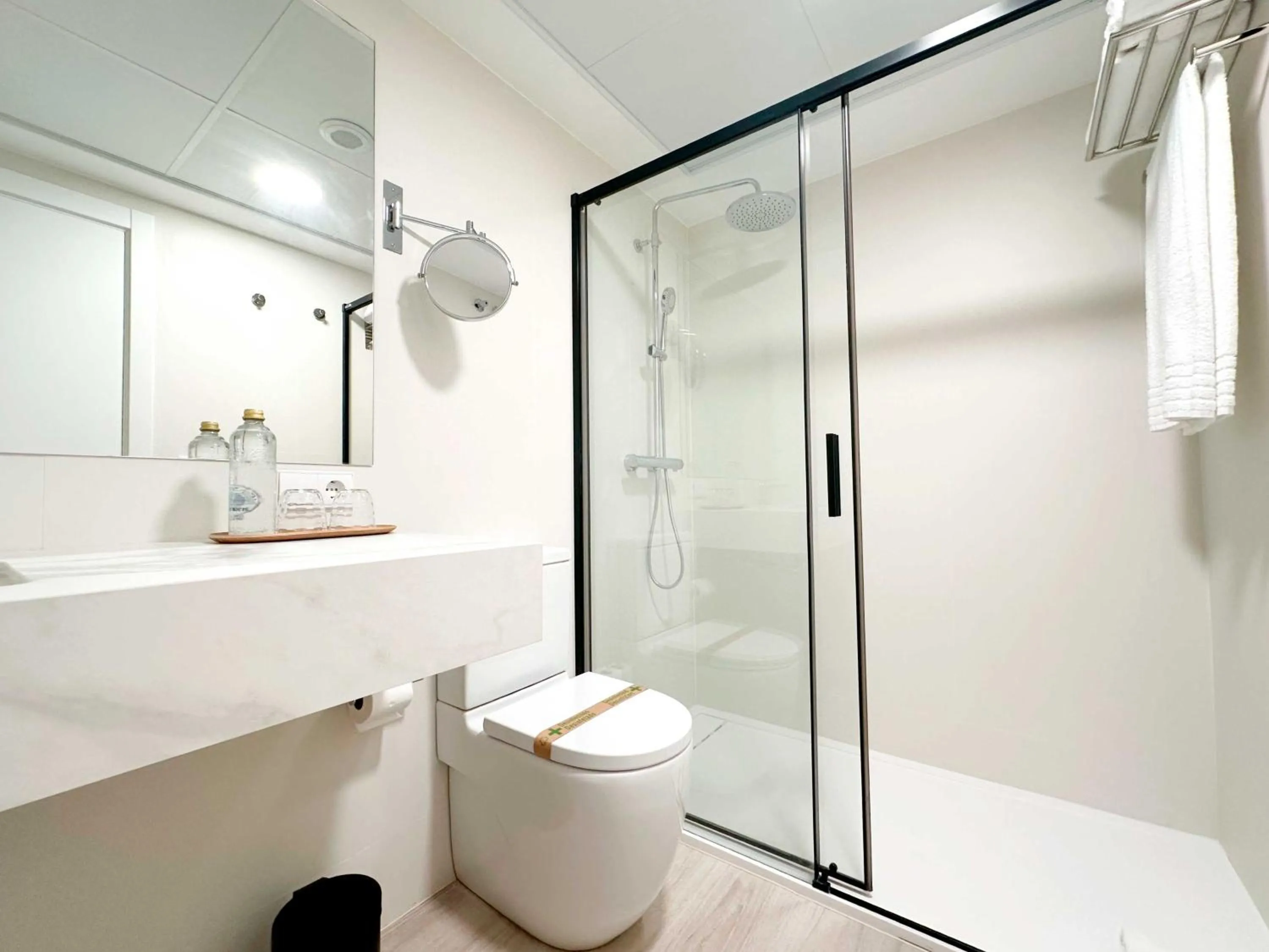 Bathroom in HQ Arena Hotel