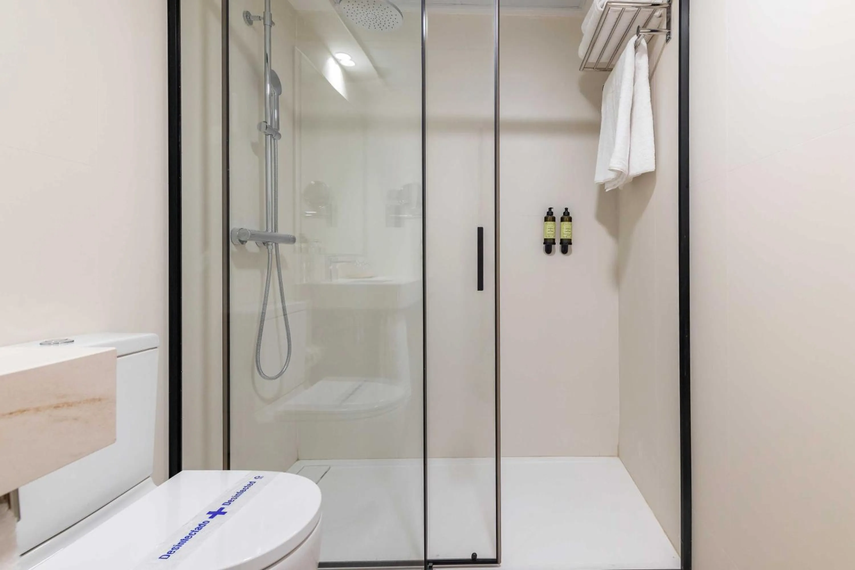 Bathroom in HQ Arena Hotel