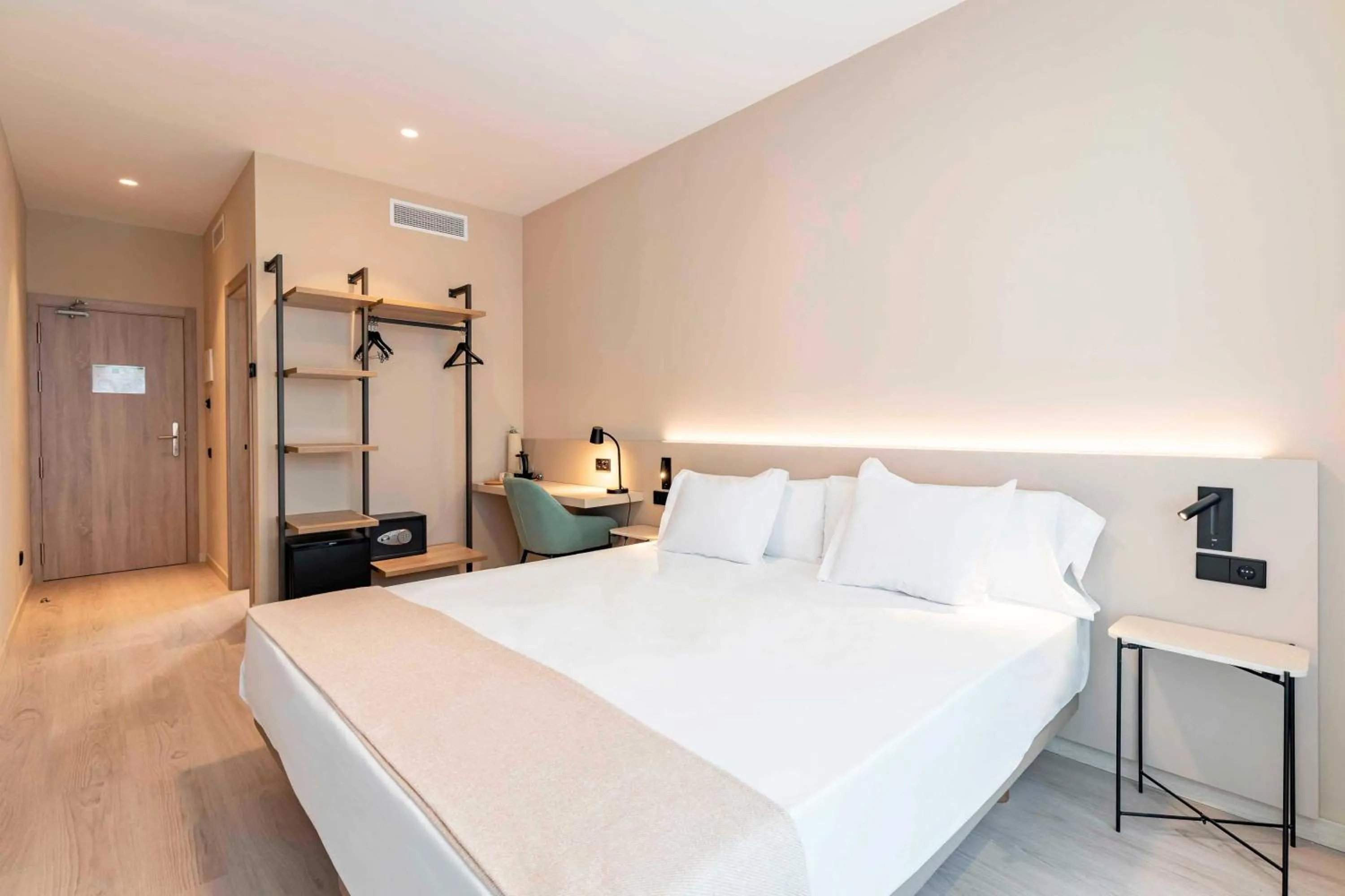 HQ Arena Hotel