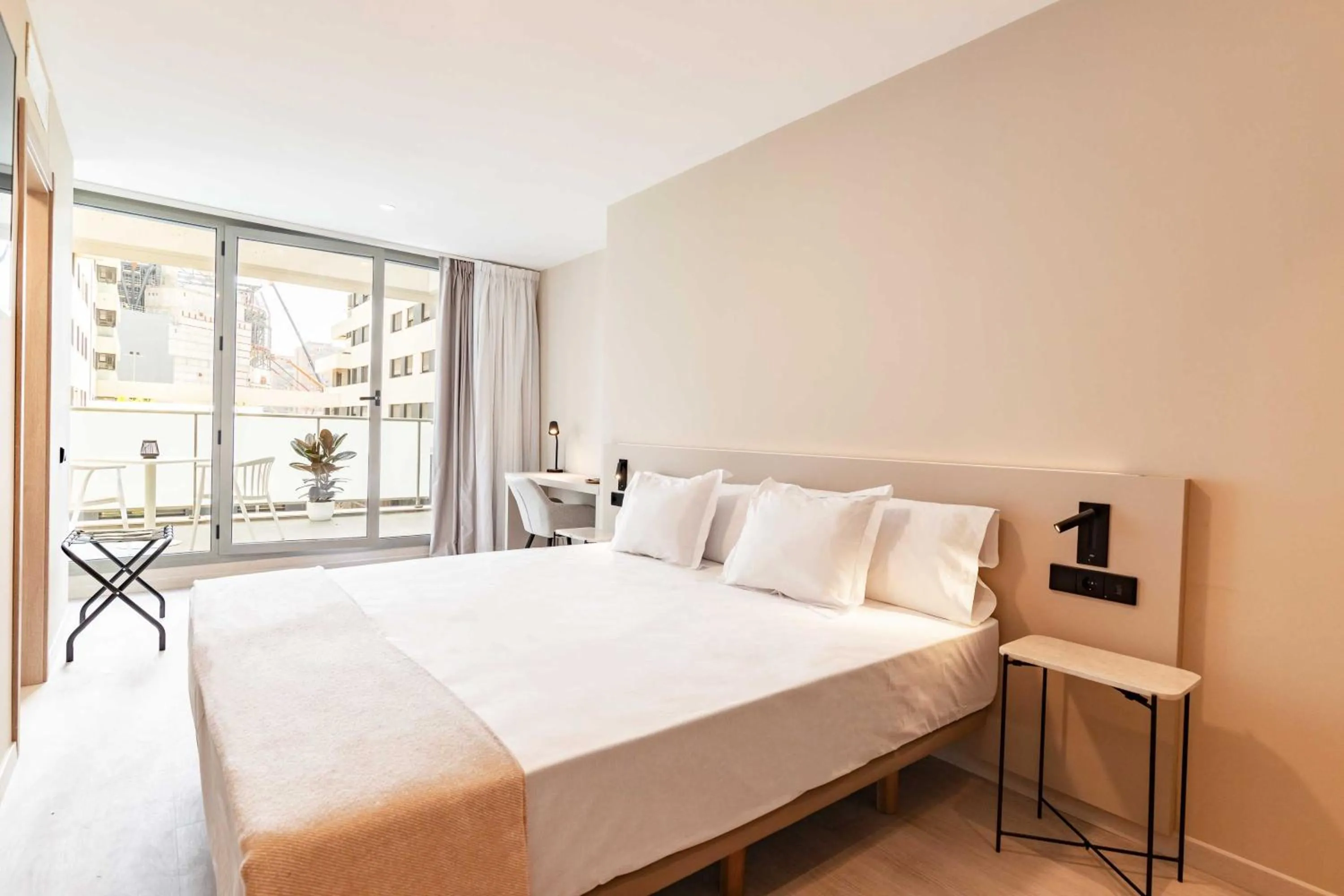 HQ Arena Hotel