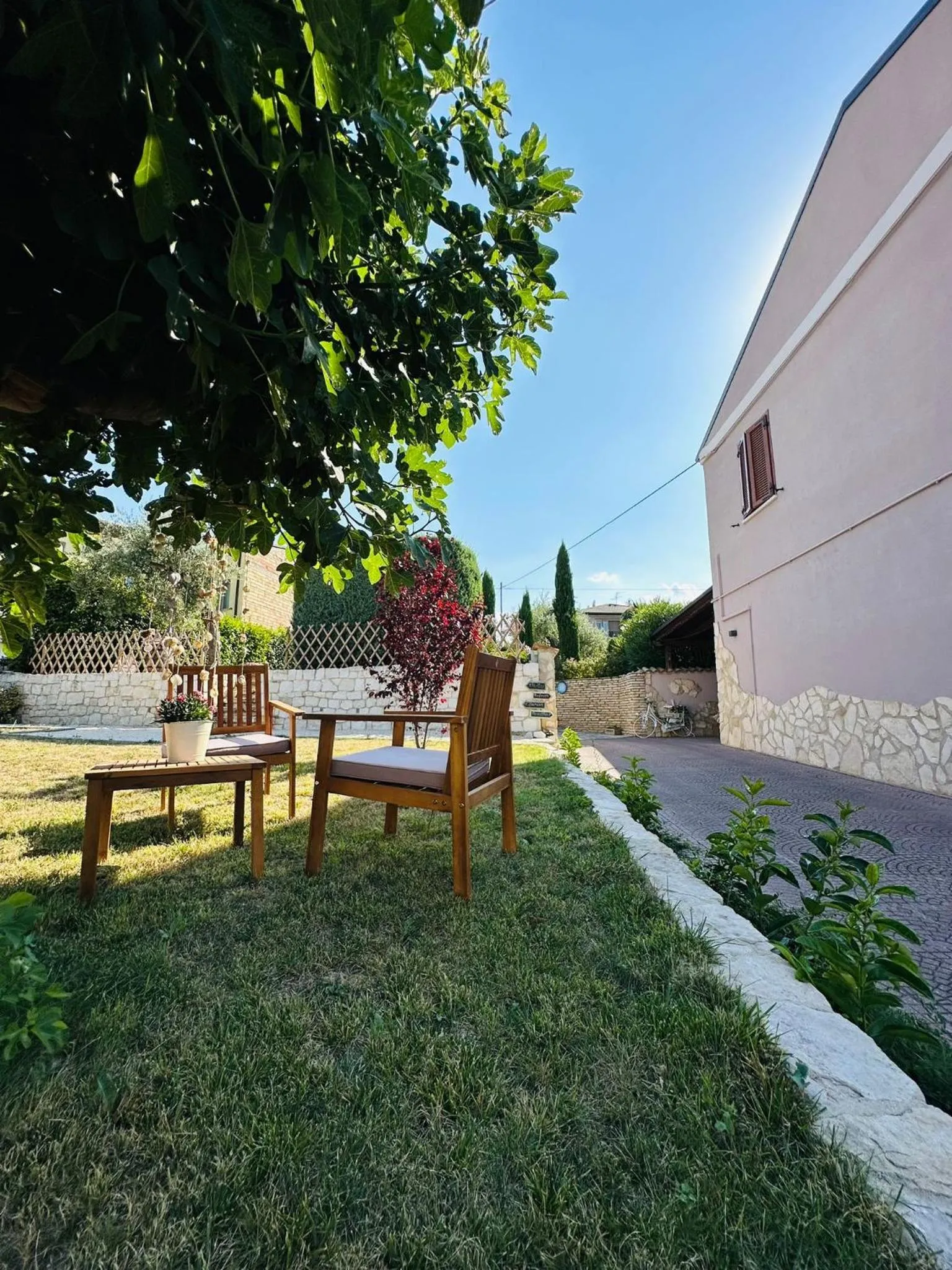Garden view in Bed & Breakfast Mafi
