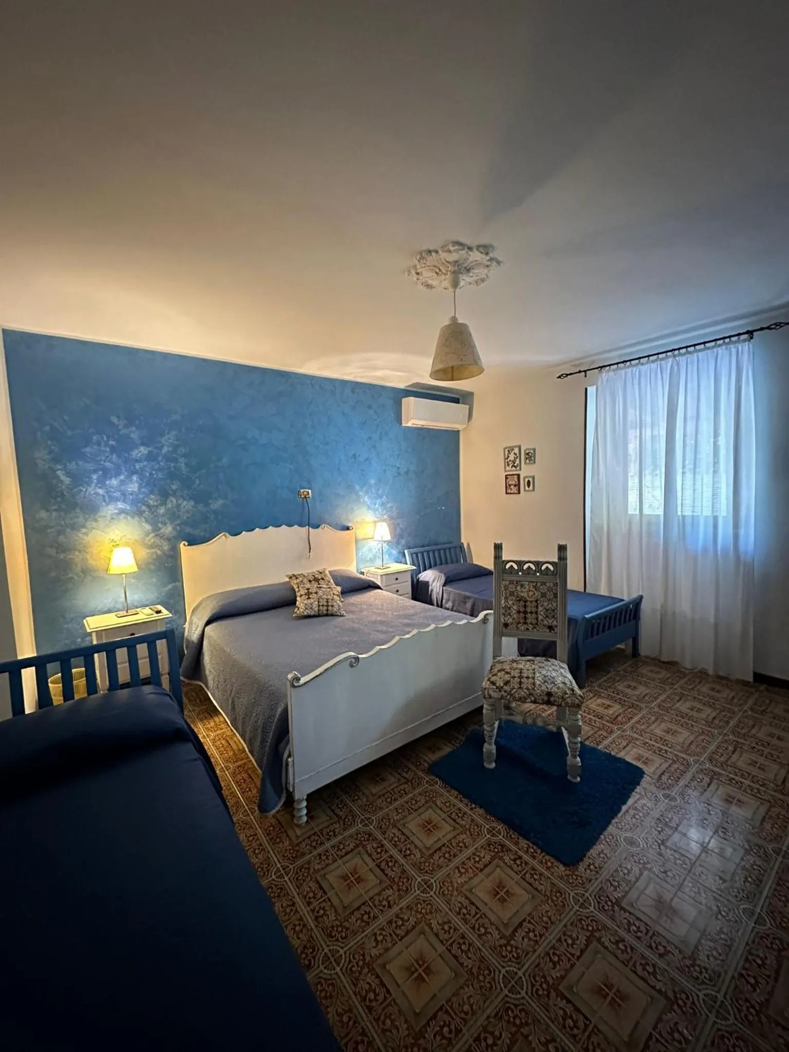 Bedroom, Bed in Bed & Breakfast Mafi