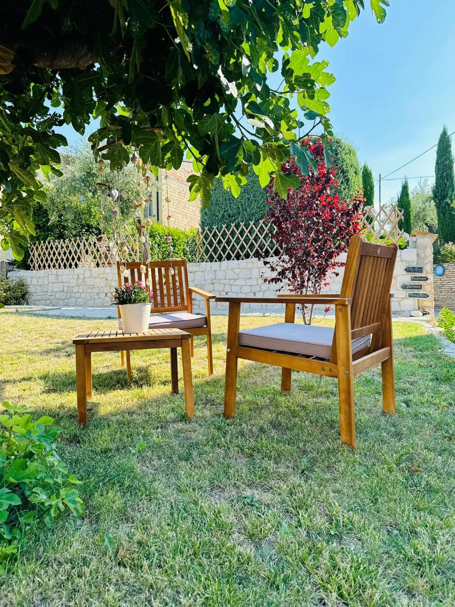 Garden view in Bed & Breakfast Mafi