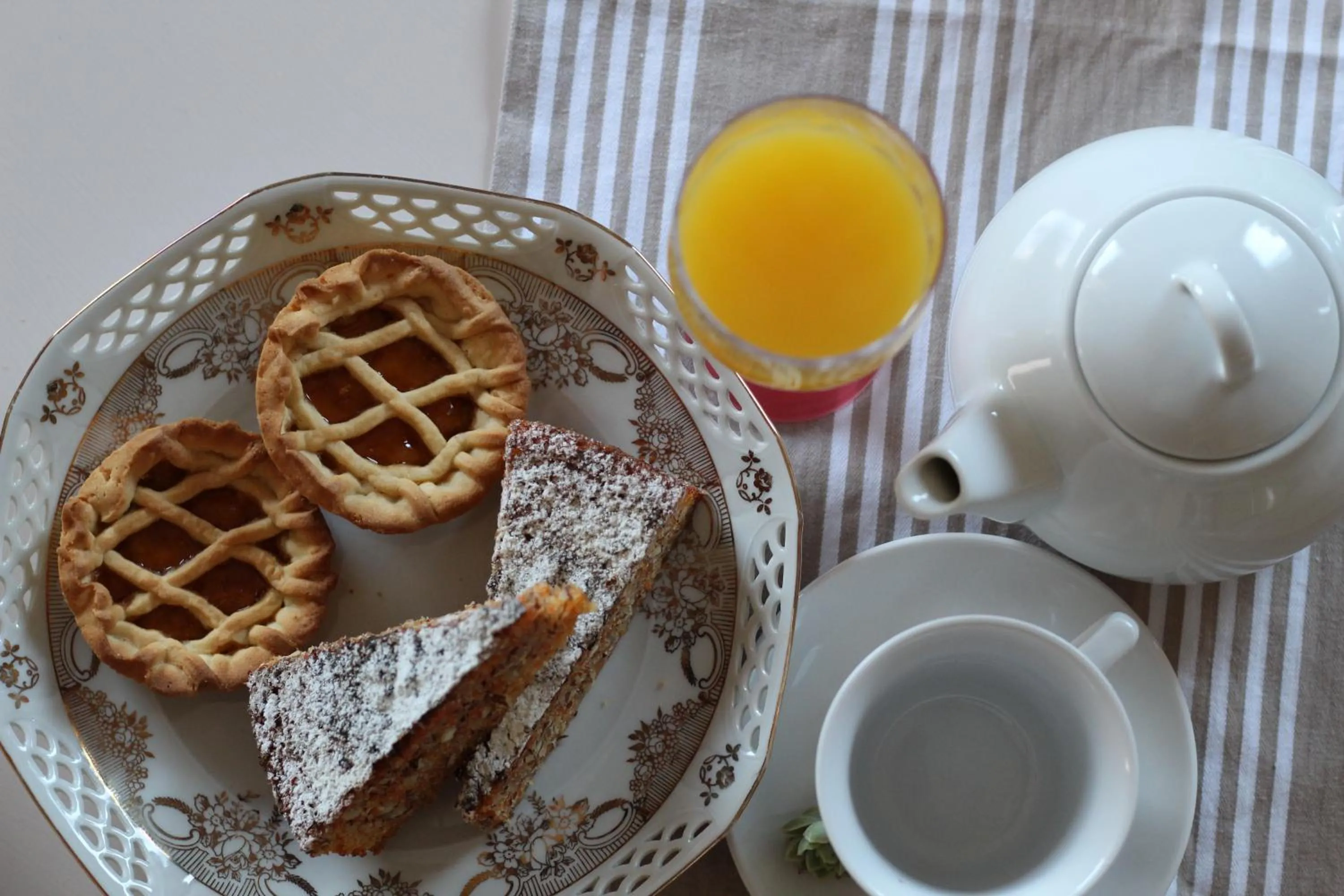 Food and drinks in Bed & Breakfast Mafi
