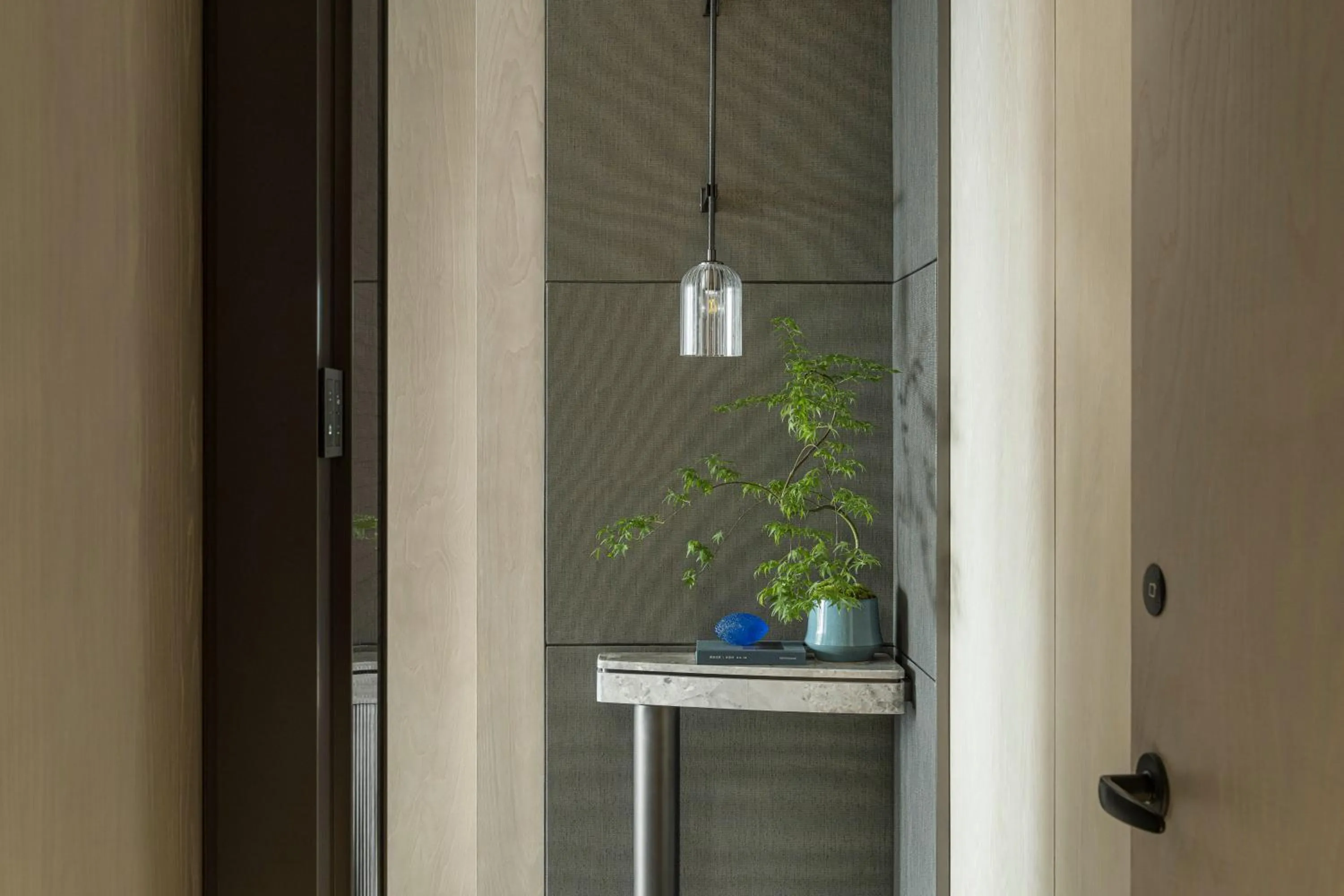 Facade/entrance in Four Seasons Hotel Hangzhou at Hangzhou Centre