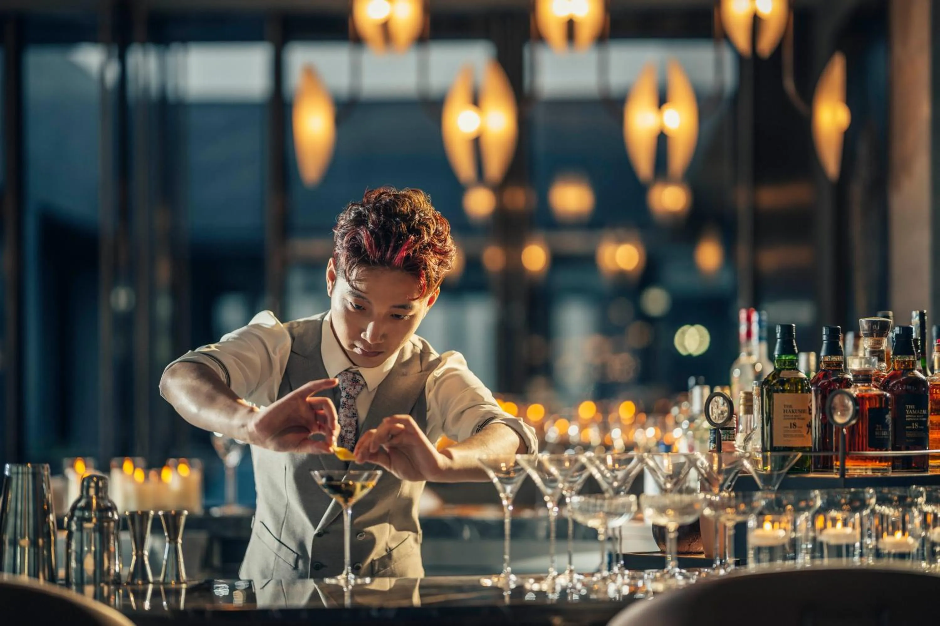 Lounge or bar in Four Seasons Hotel Hangzhou at Hangzhou Centre