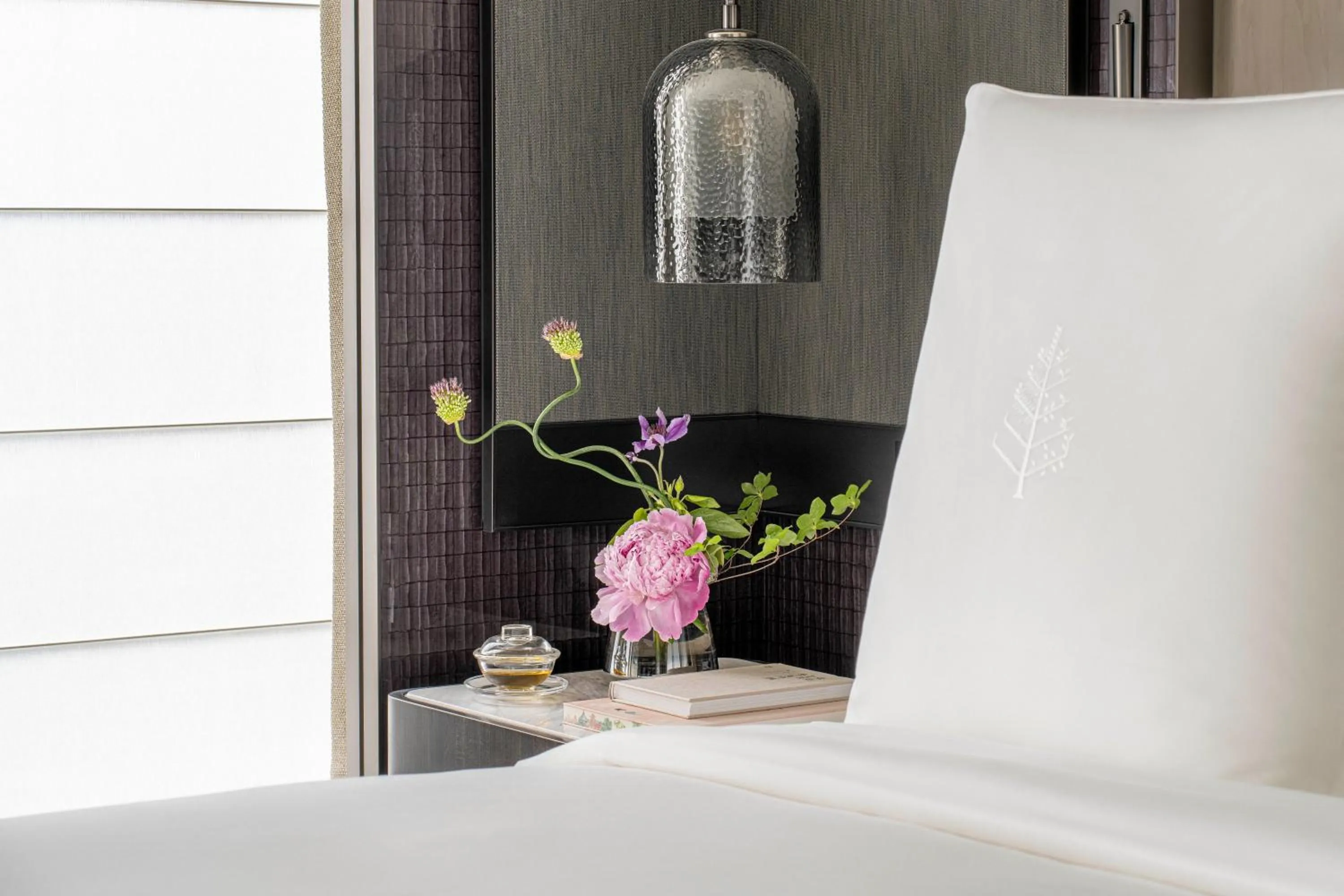 Bedroom in Four Seasons Hotel Hangzhou at Hangzhou Centre