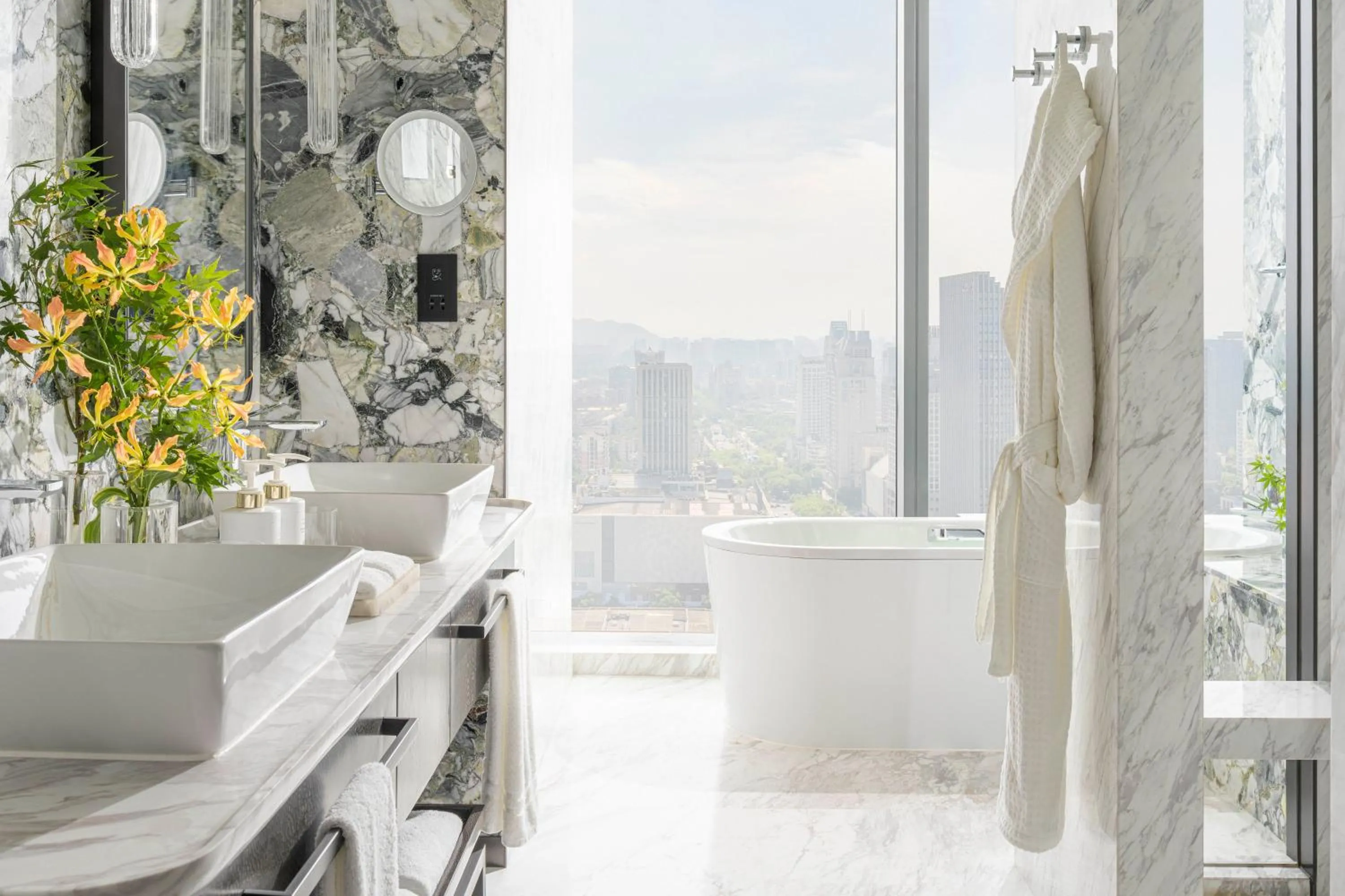 Bathroom in Four Seasons Hotel Hangzhou at Hangzhou Centre