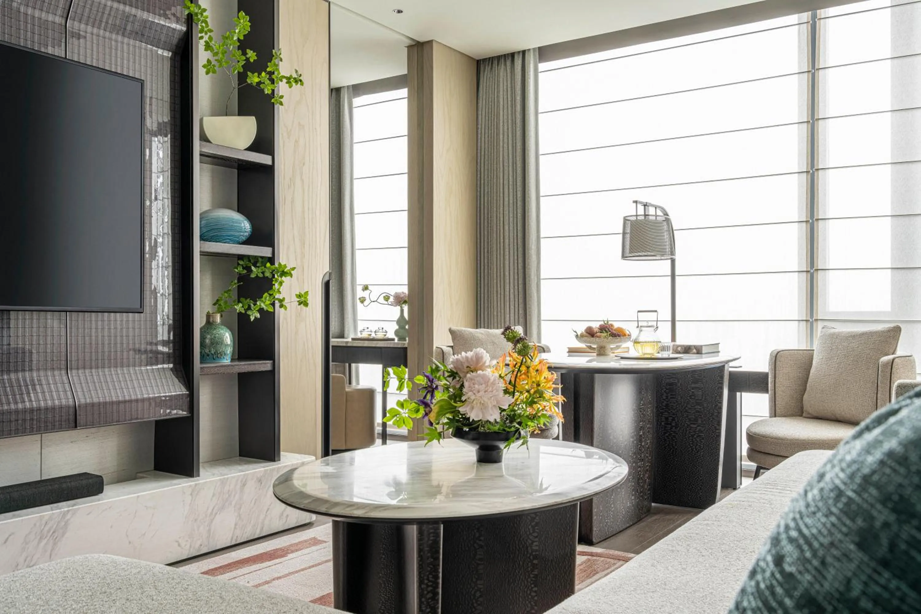 Living room in Four Seasons Hotel Hangzhou at Hangzhou Centre