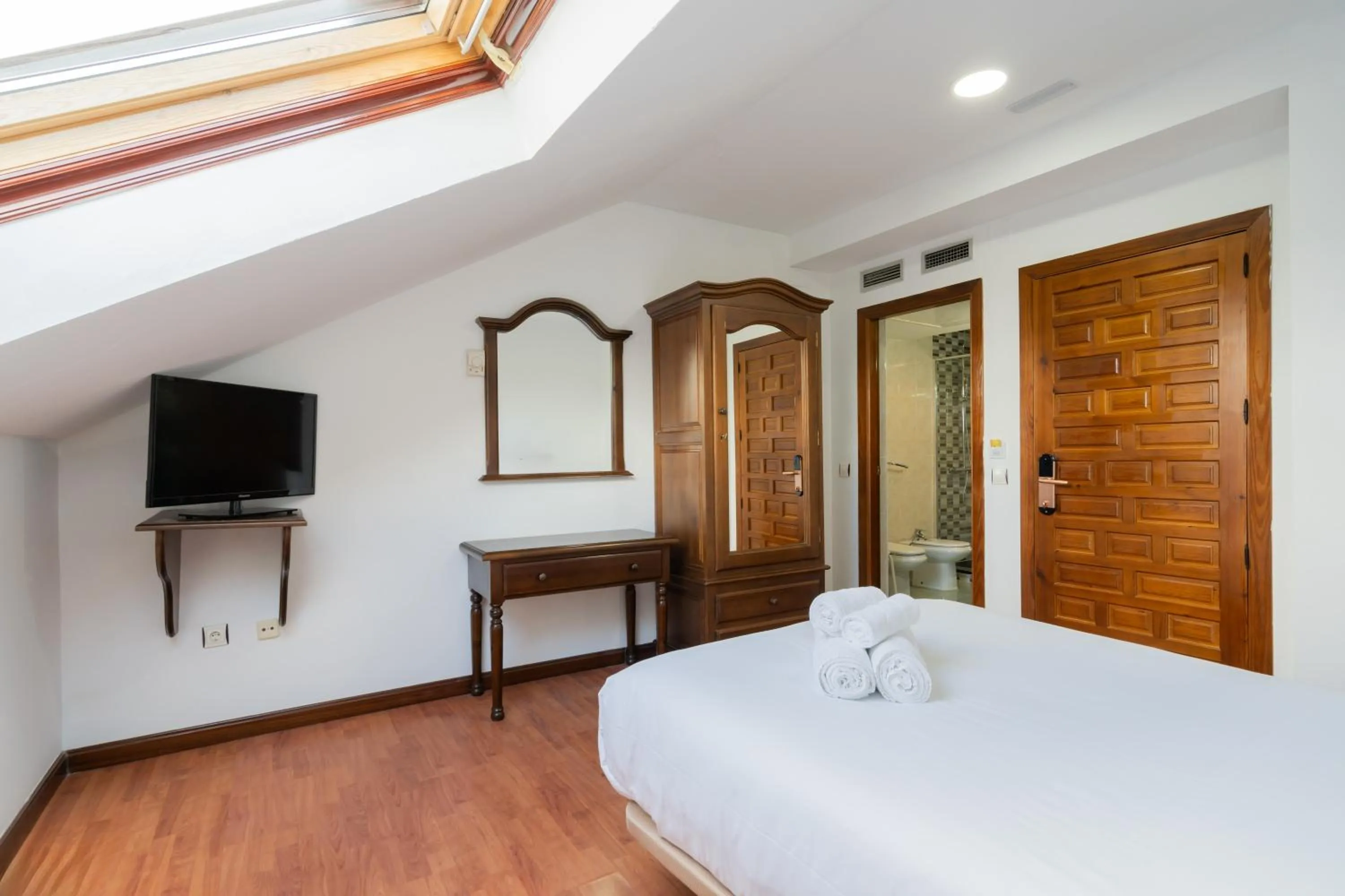 Bed in Hotel La Quinta de Santillán