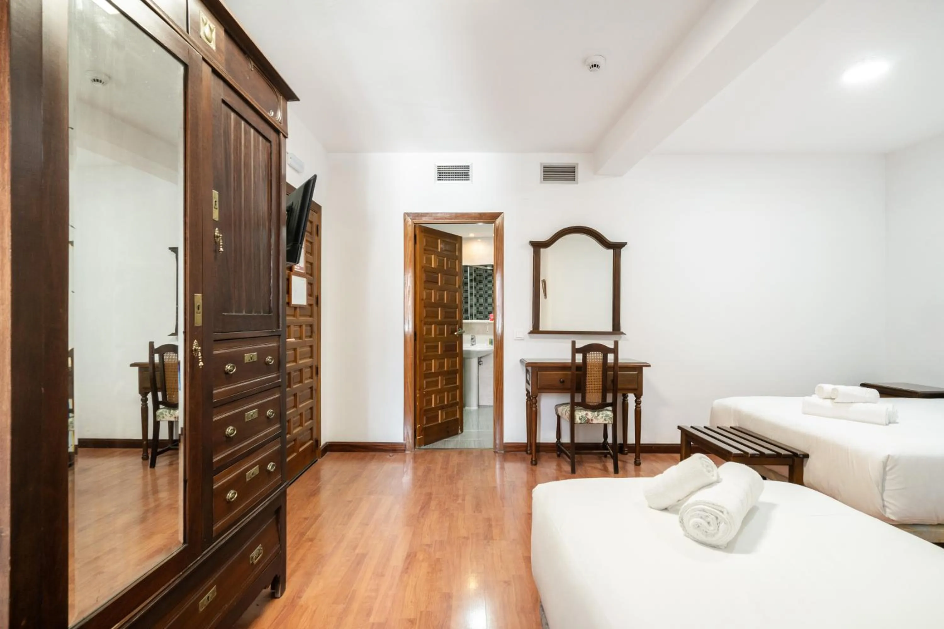 Bed in Hotel La Quinta de Santillán