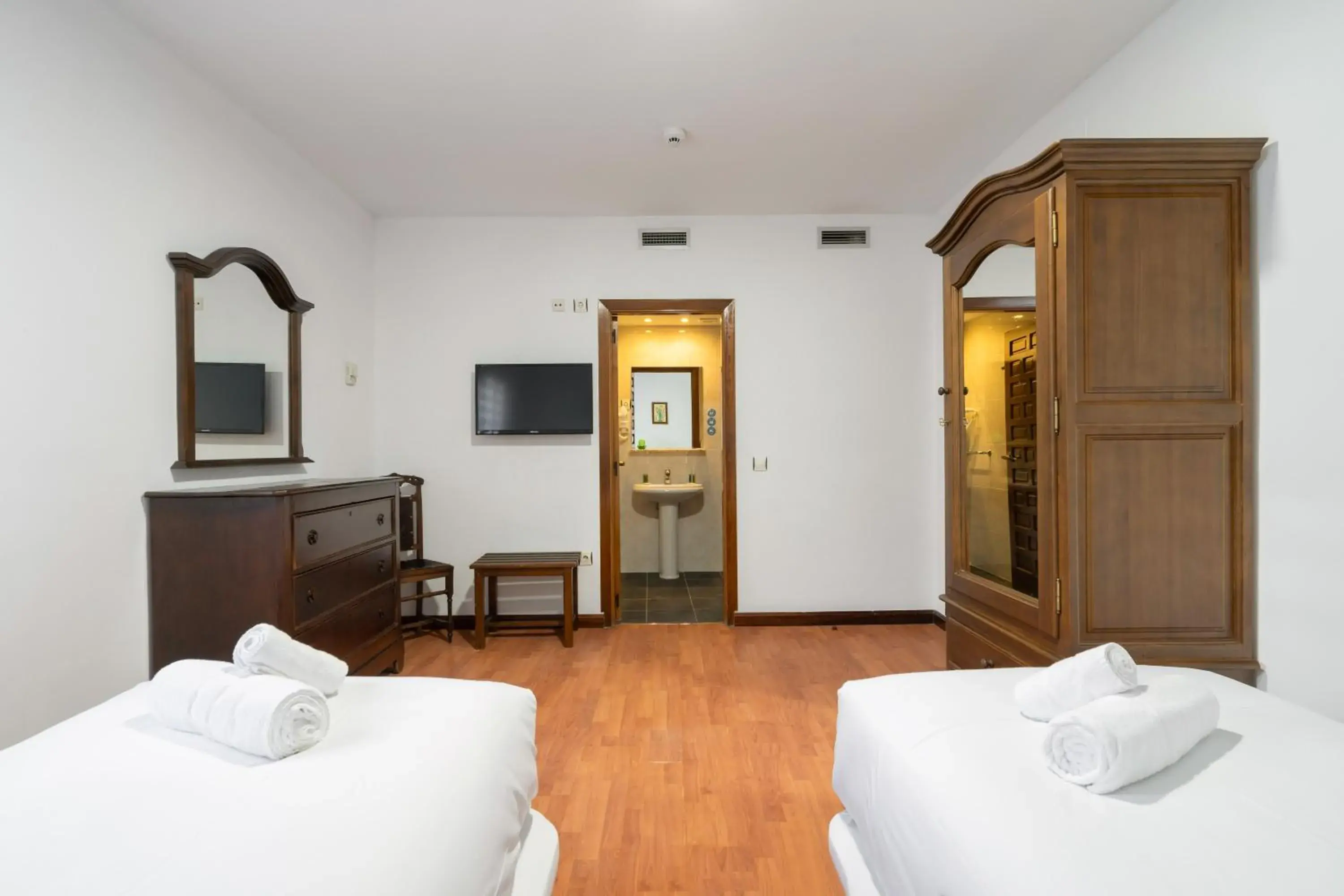 Standard Twin Room in Hotel La Quinta de Santillán Standard Twin Room in Hotel La Quinta de Santillán