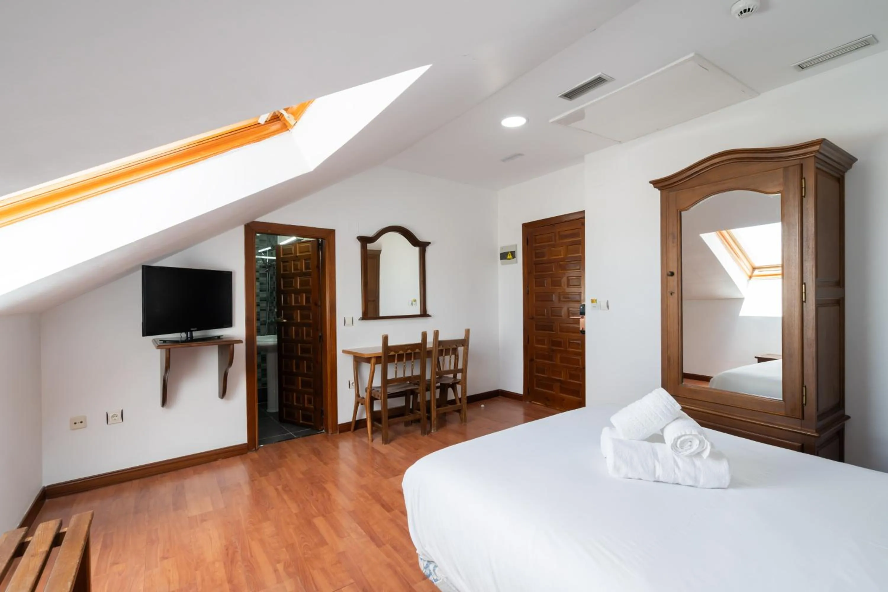 Bed in Hotel La Quinta de Santillán