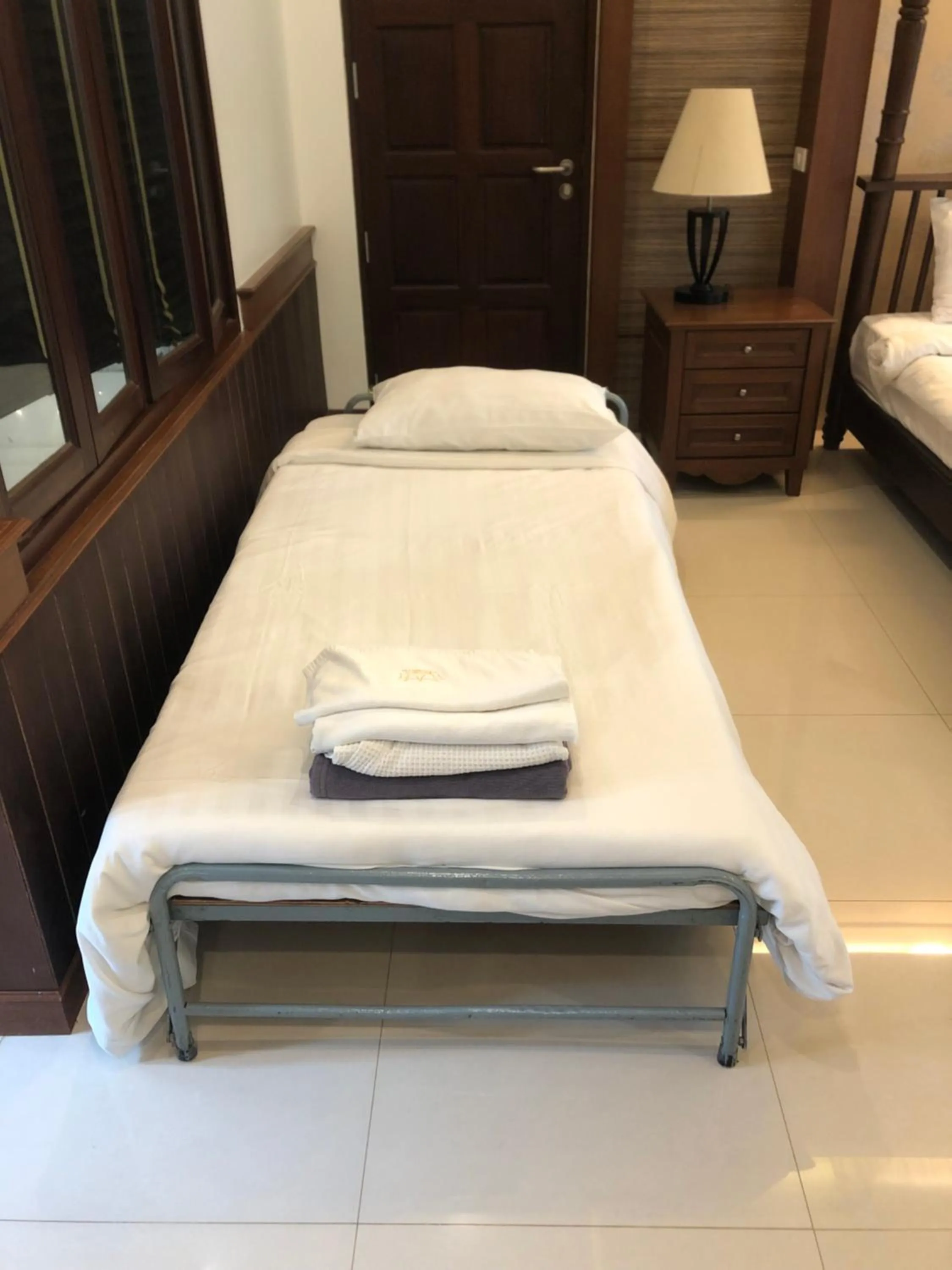 Bed in Bhu Tarn Koh Chang Resort & Spa