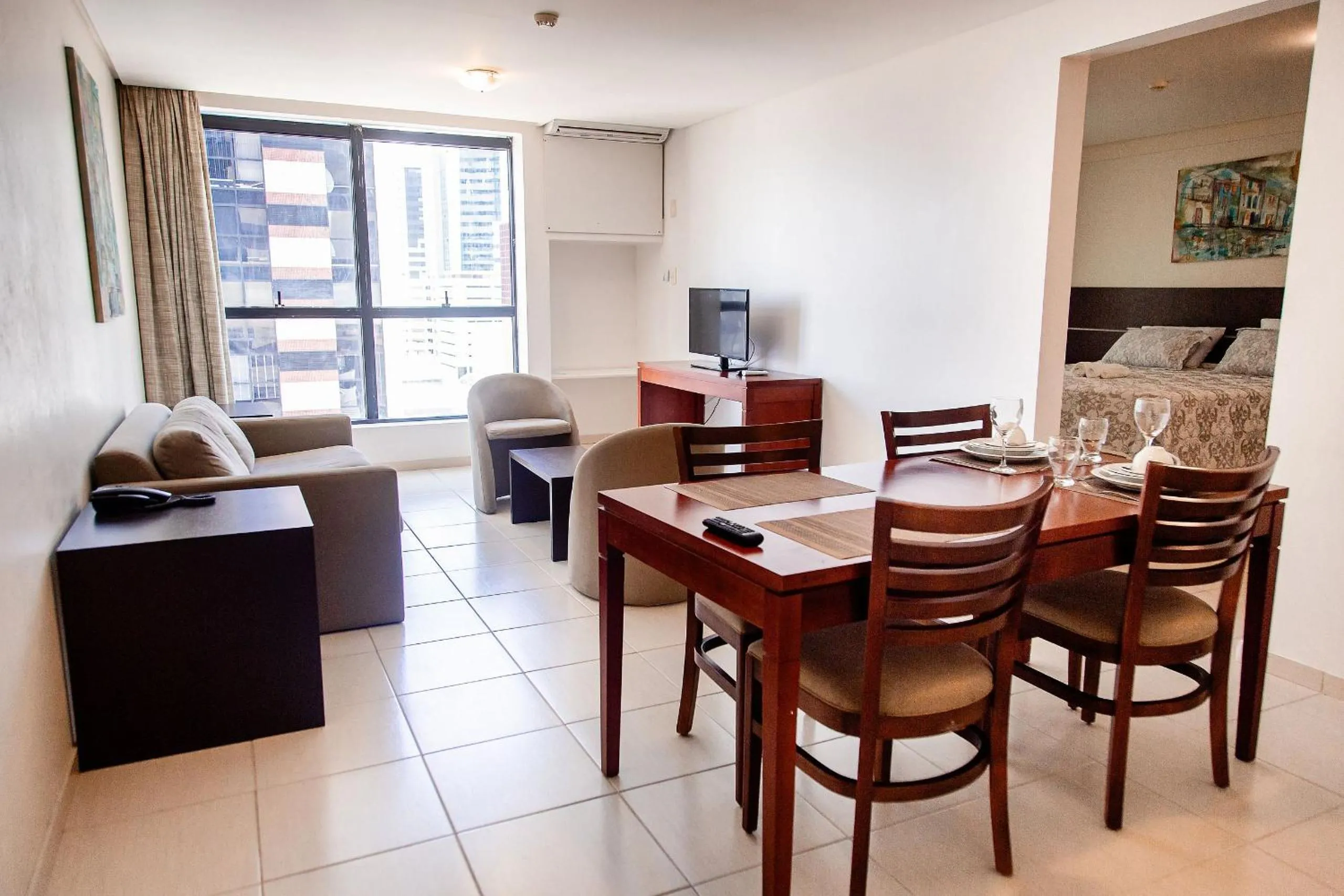 Athenas Suites By BnbHost