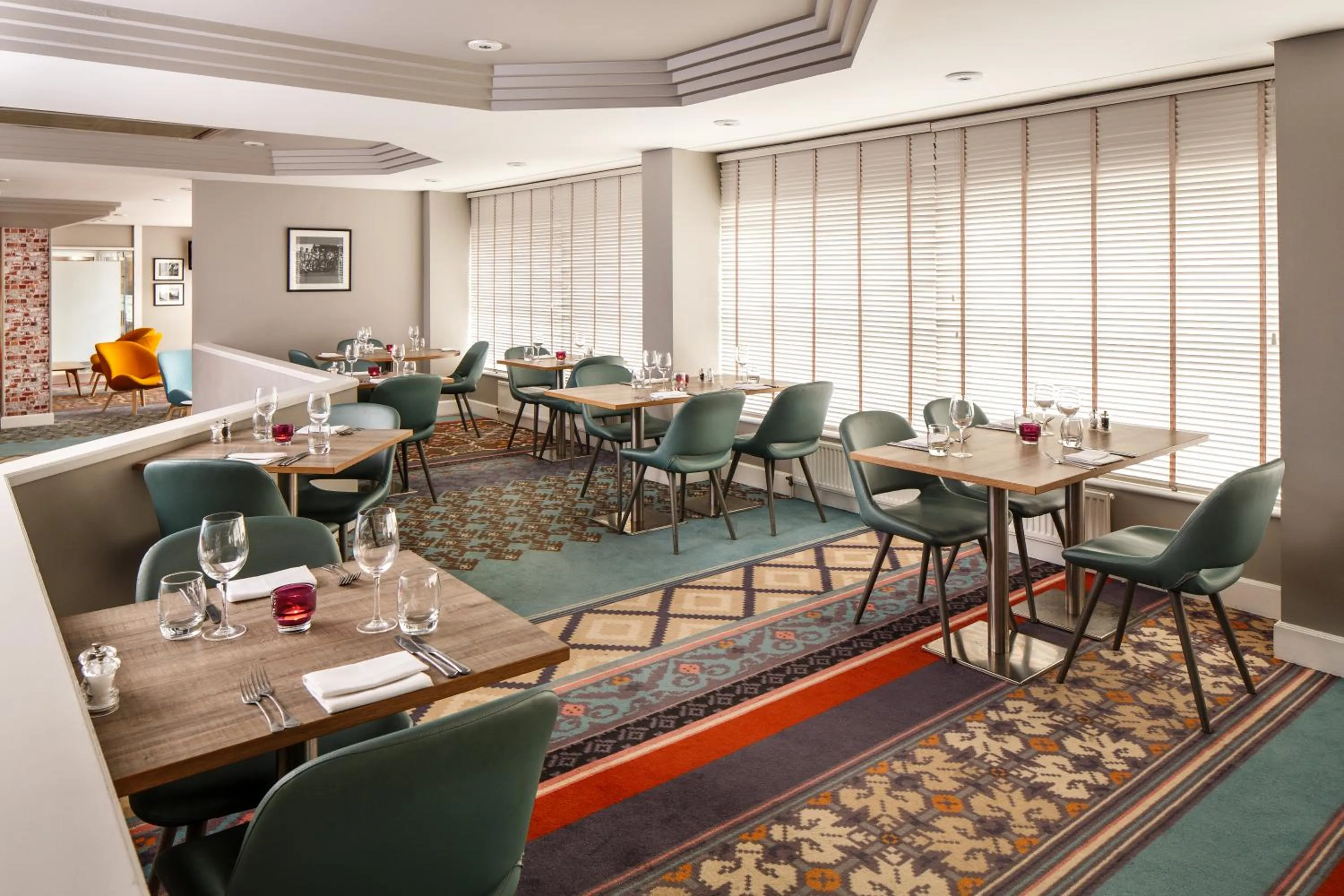 Restaurant/Places to Eat in Mercure London Watford Hotel