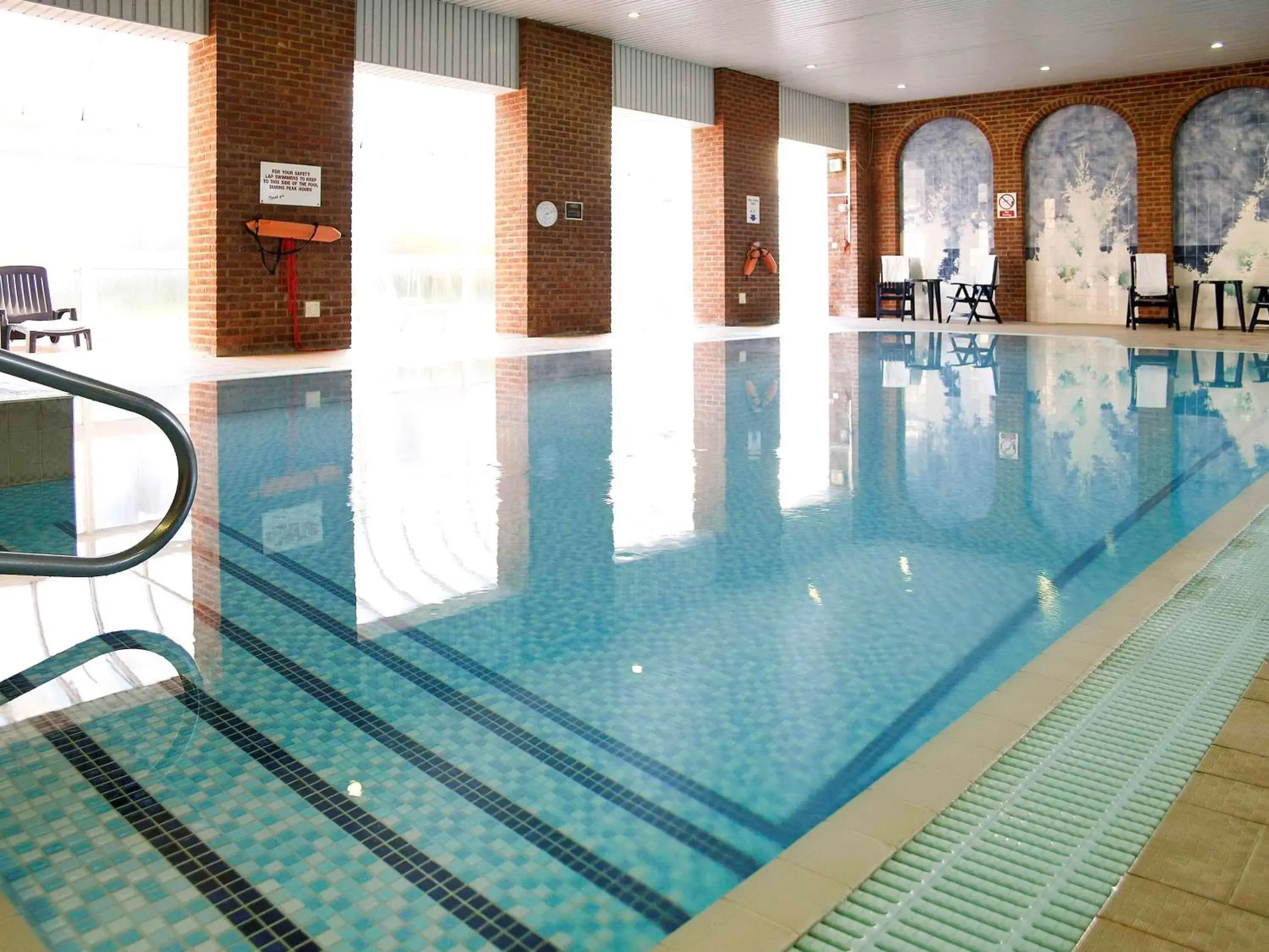 Fitness centre/facilities, Swimming Pool in Mercure London Watford Hotel