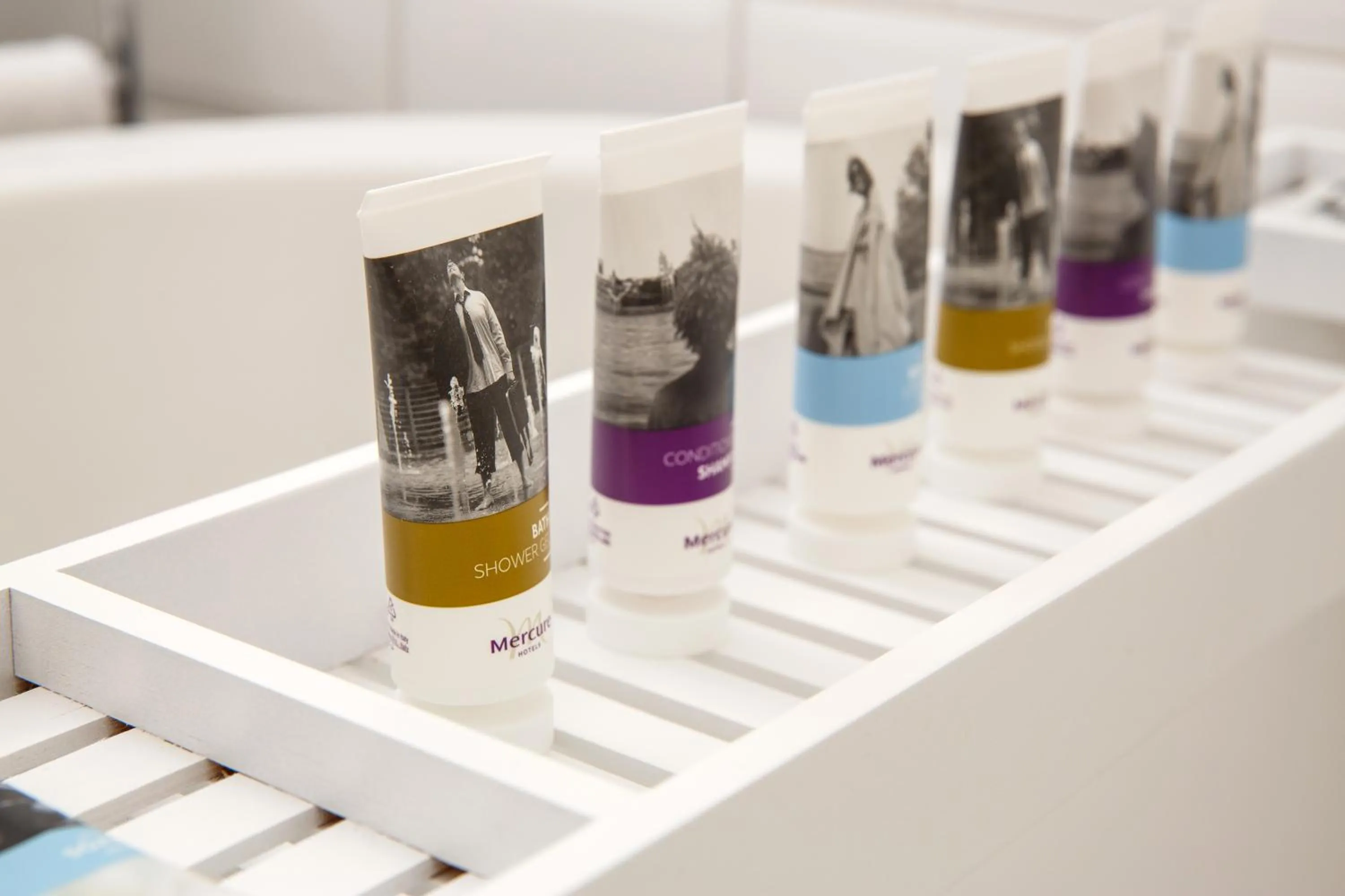 Bathroom in Mercure London Watford Hotel