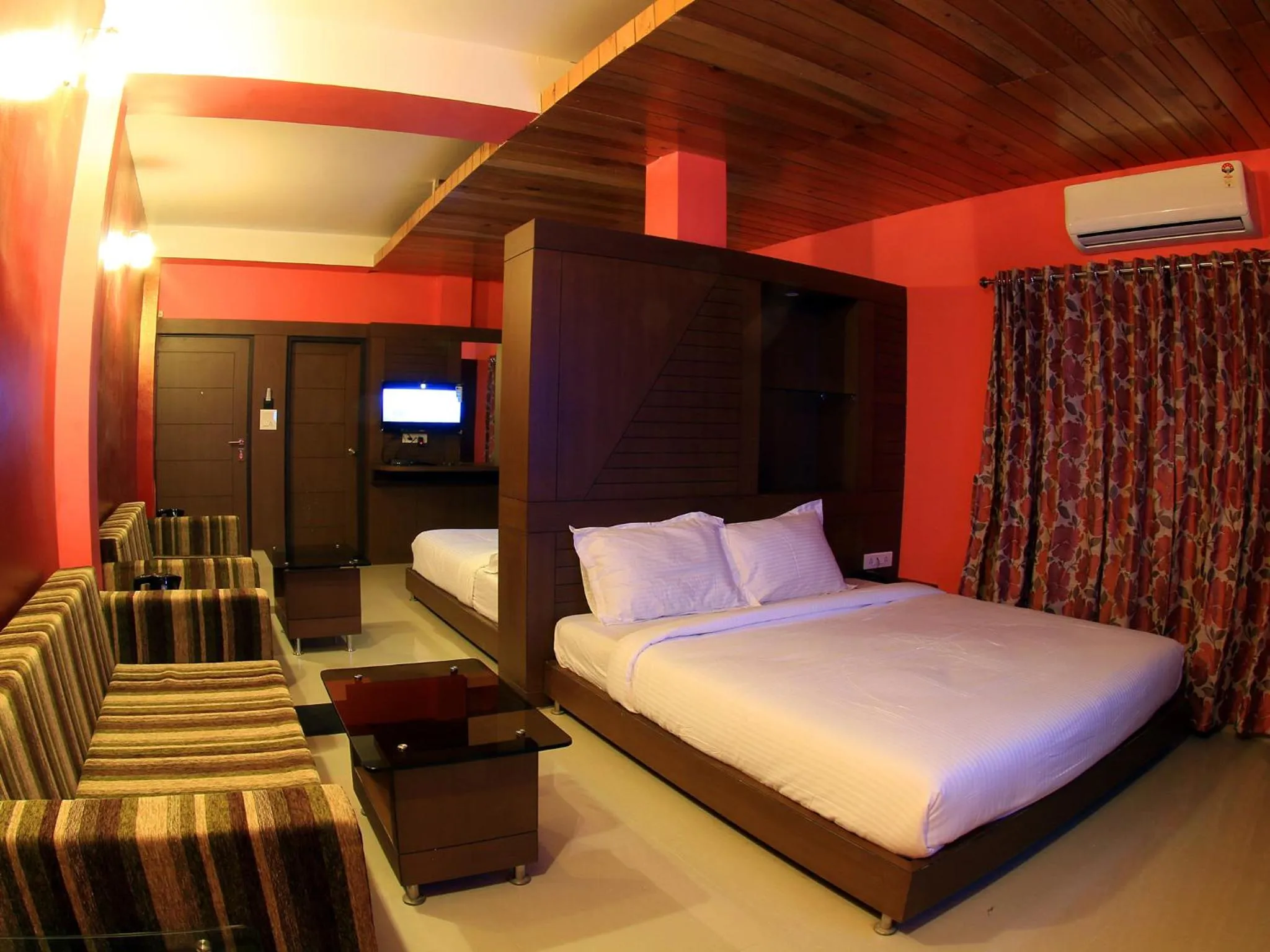 Photo of the whole room, Bed in The Reserve Gorumara