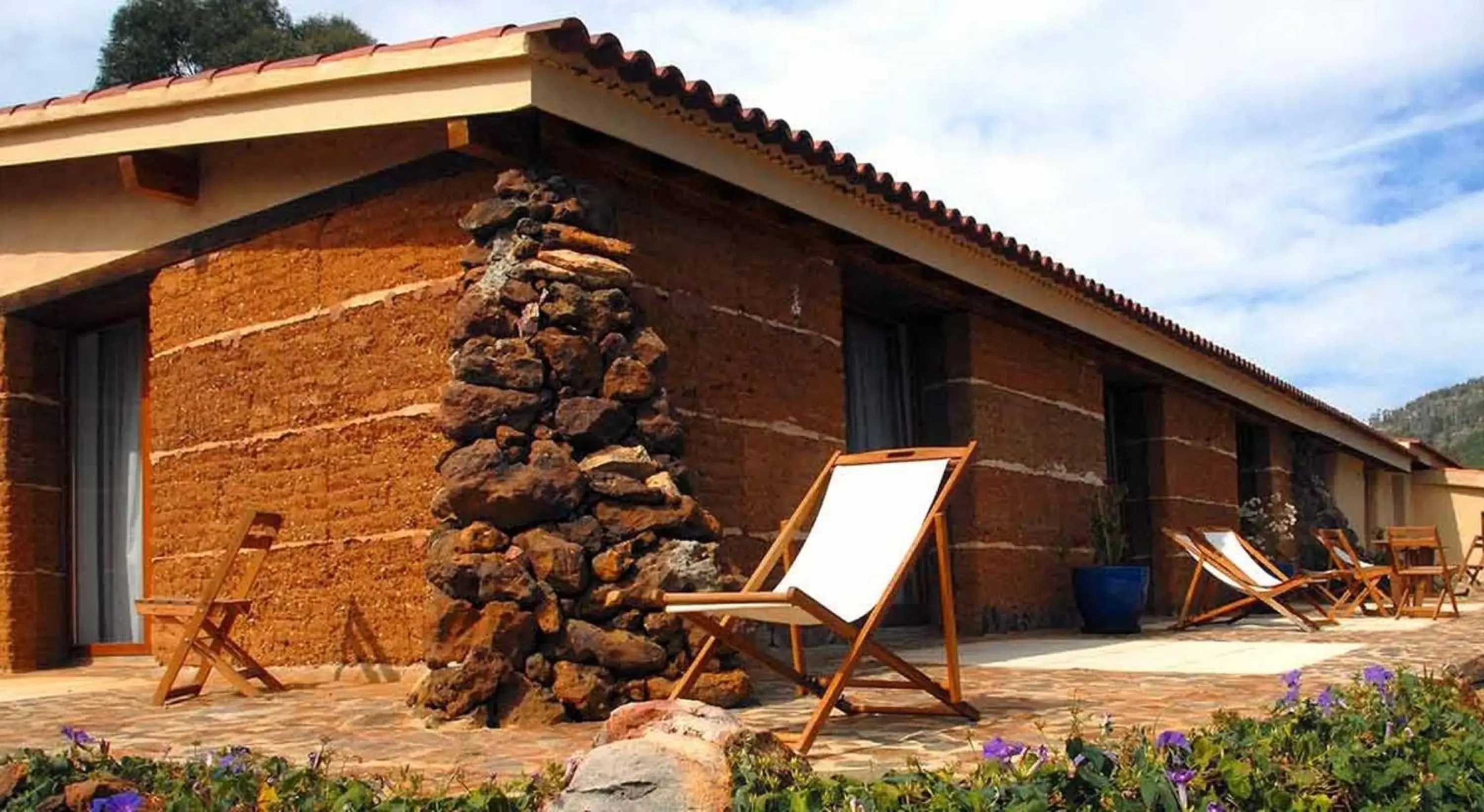 Facade/entrance in Quinta Pedagógica da Samoqueirinha - Duna Parque Resorts & Hotels Facade/entrance in Quinta Pedagógica da Samoqueirinha - Duna Parque Resorts & Hotels