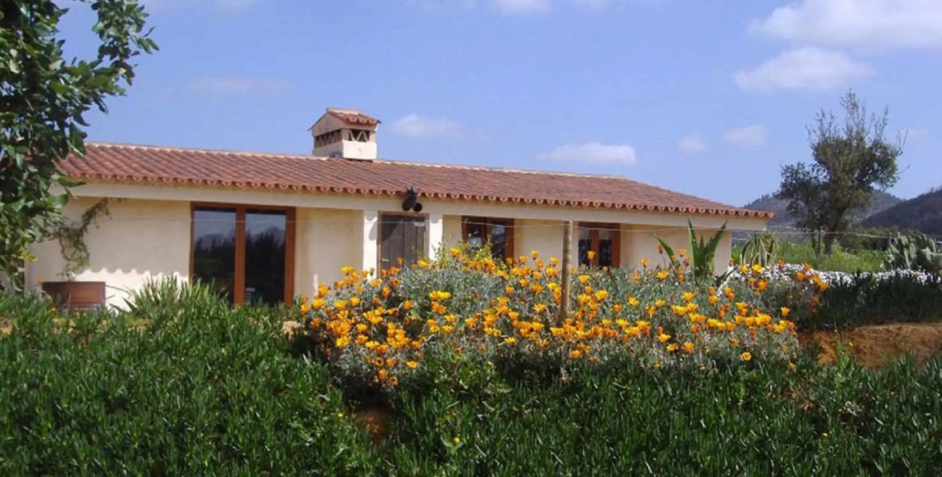 Facade/entrance in Quinta Pedagógica da Samoqueirinha - Duna Parque Resorts & Hotels Facade/entrance in Quinta Pedagógica da Samoqueirinha - Duna Parque Resorts & Hotels