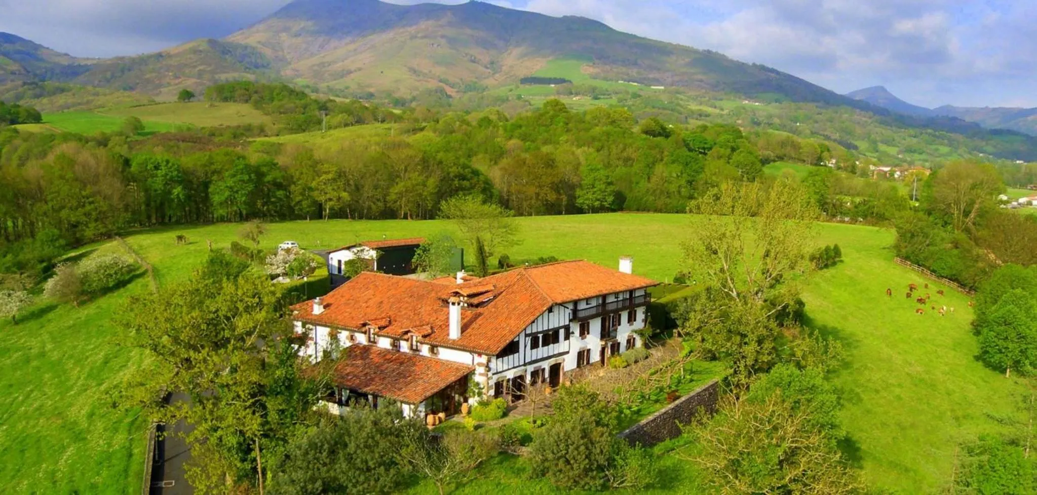 Property building in Hotel Senorio de Ursua