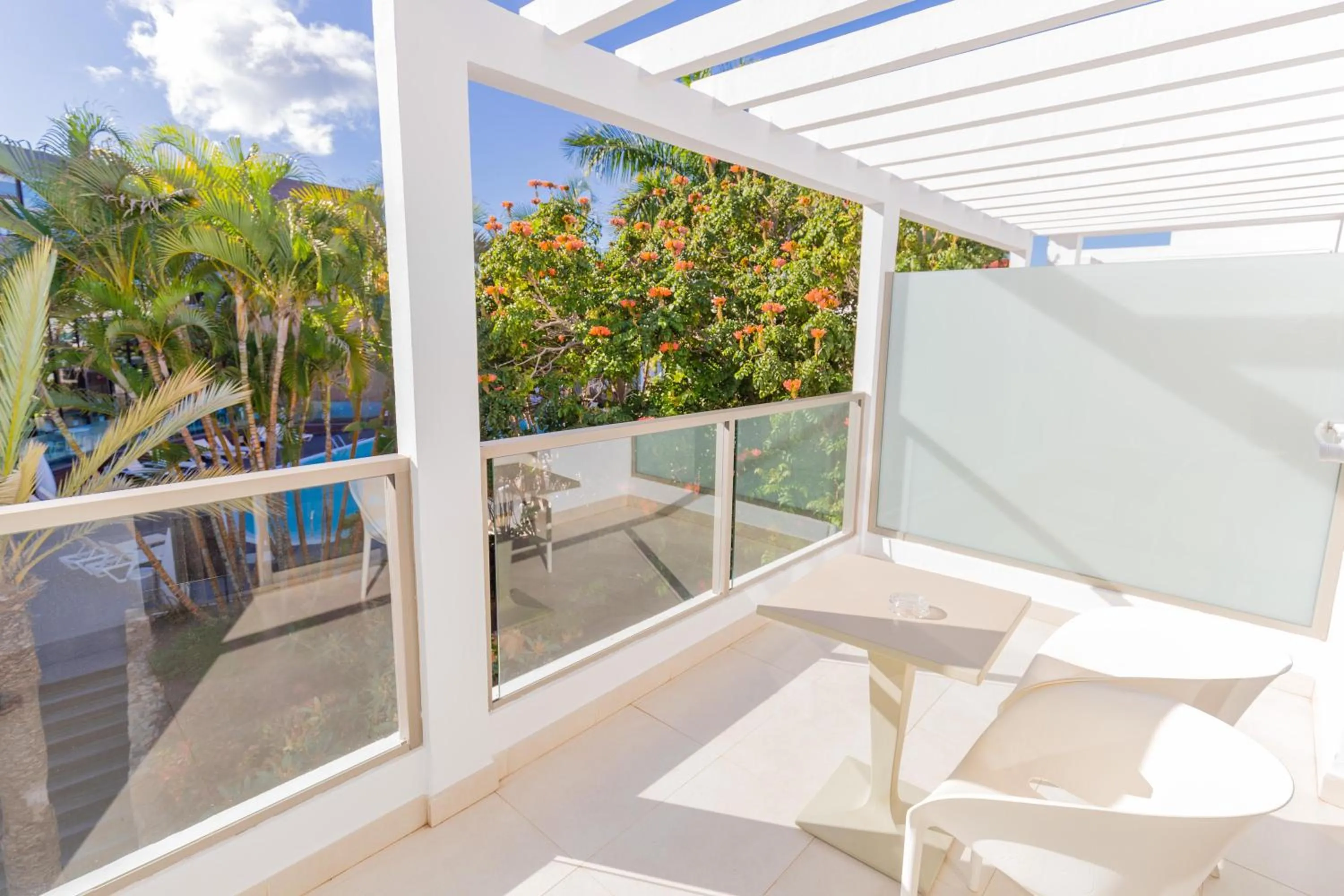 Photo of the whole room in R2 Bahia Playa - Adults Only