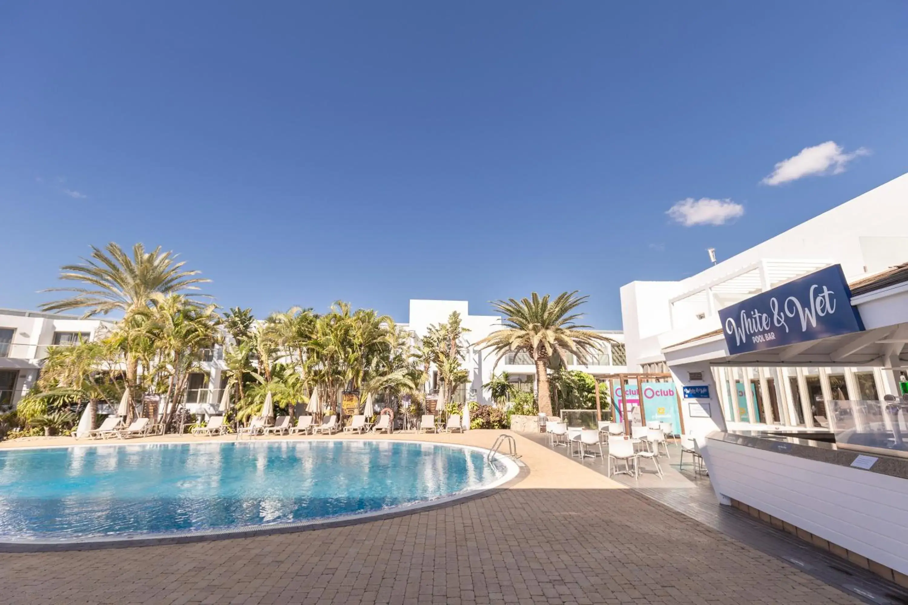 Lounge or bar in R2 Bahia Playa - Adults Only Lounge or bar in R2 Bahia Playa - Adults Only