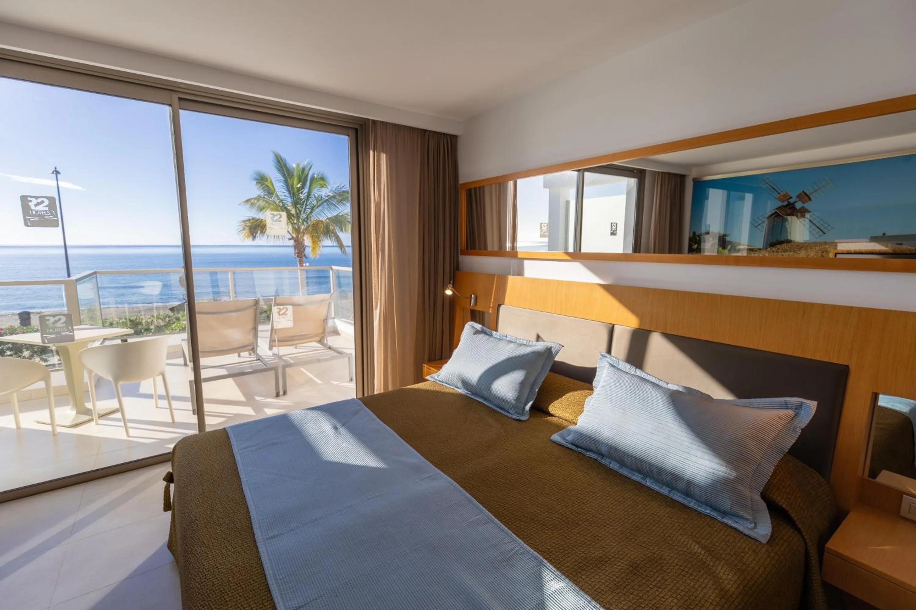Photo of the whole room, Bed in R2 Bahia Playa - Adults Only