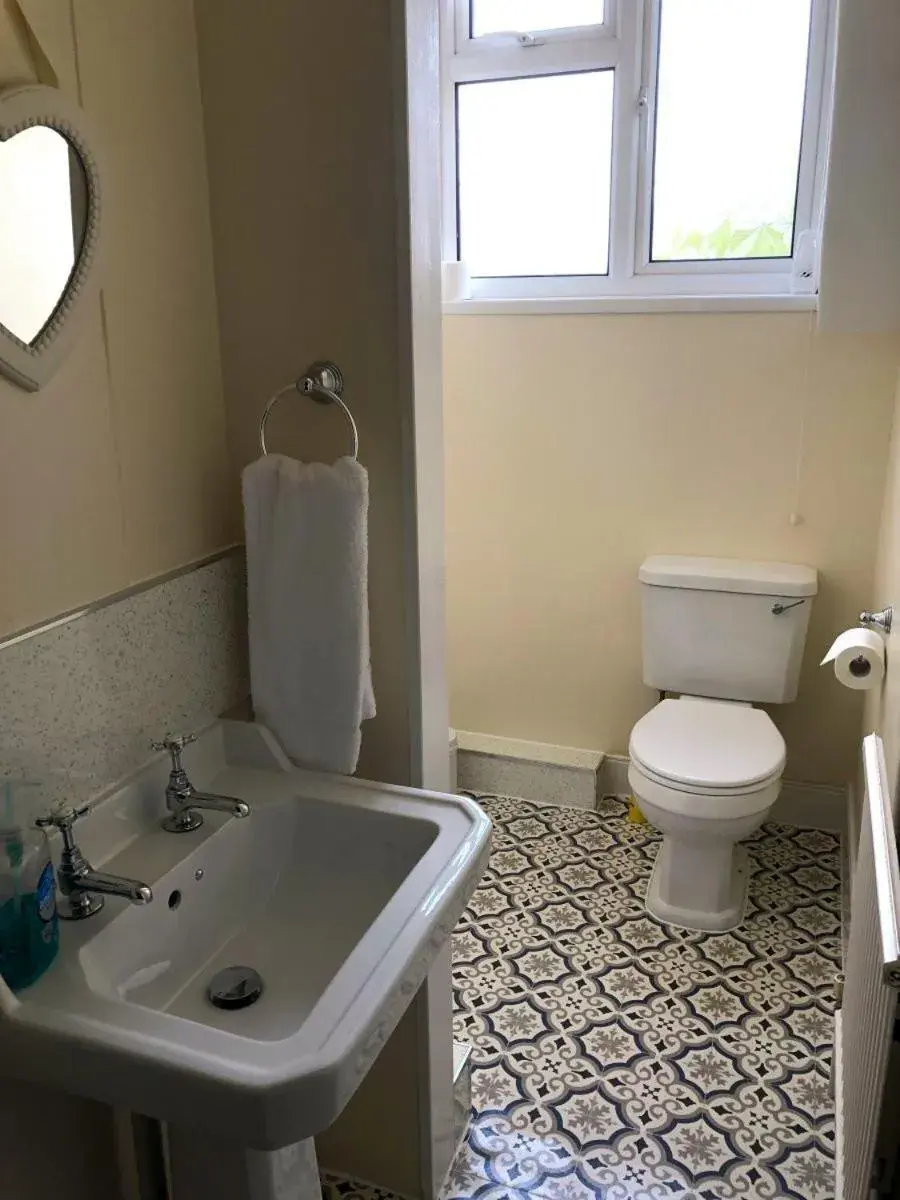 Bathroom in Beachside Suites