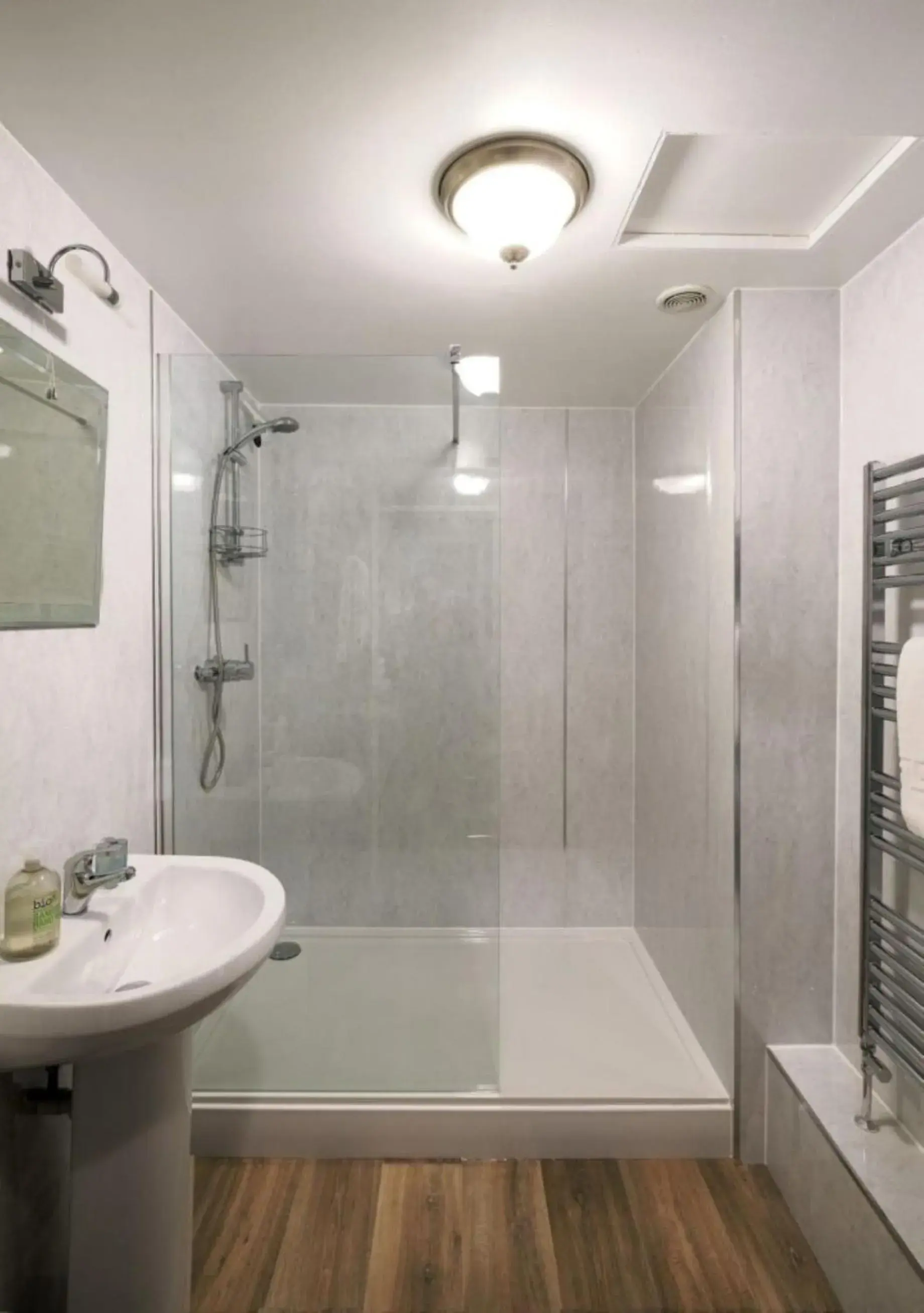 Bathroom in Beachside Suites