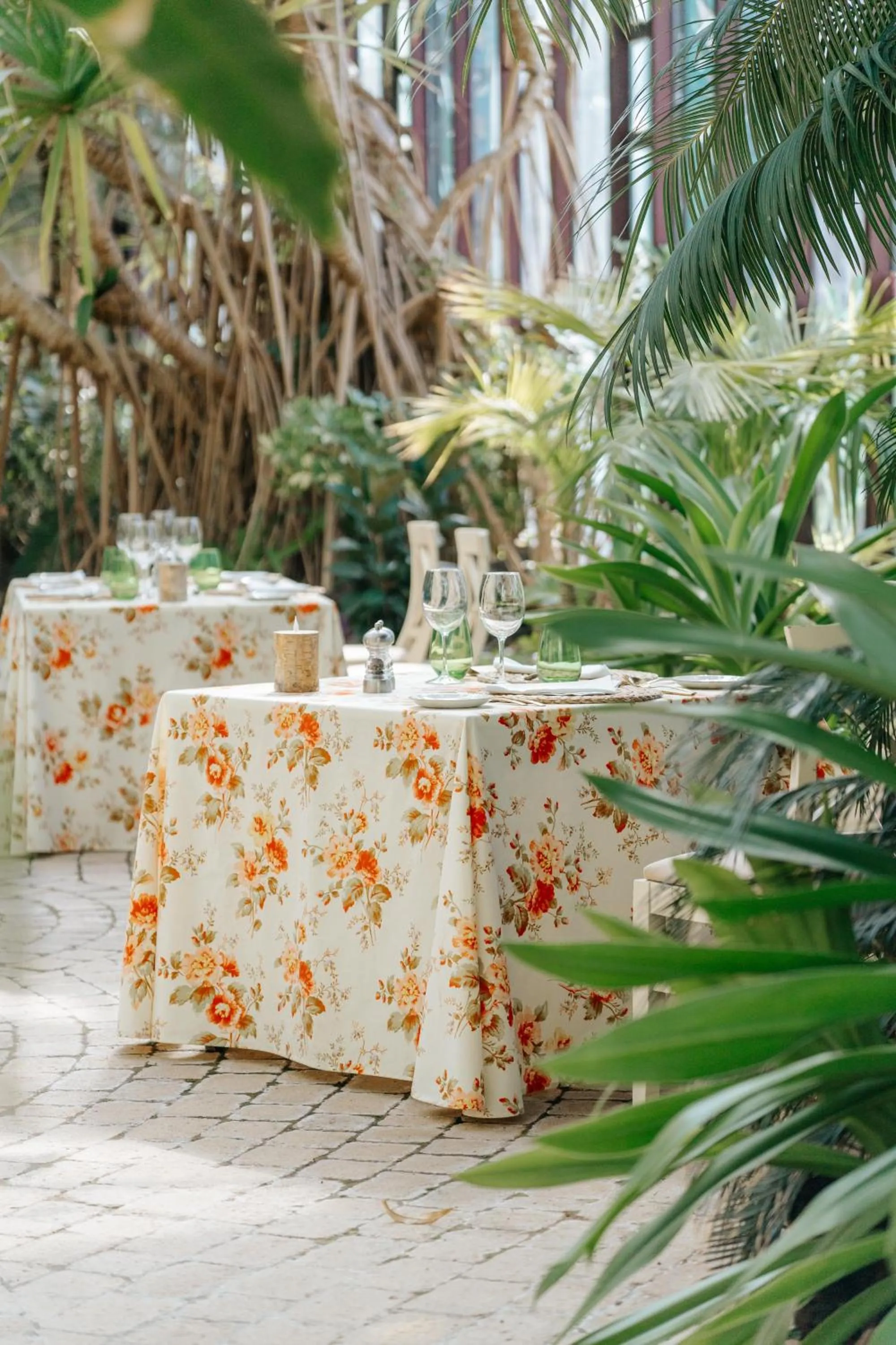 Restaurant/places to eat in R2 Rio Calma