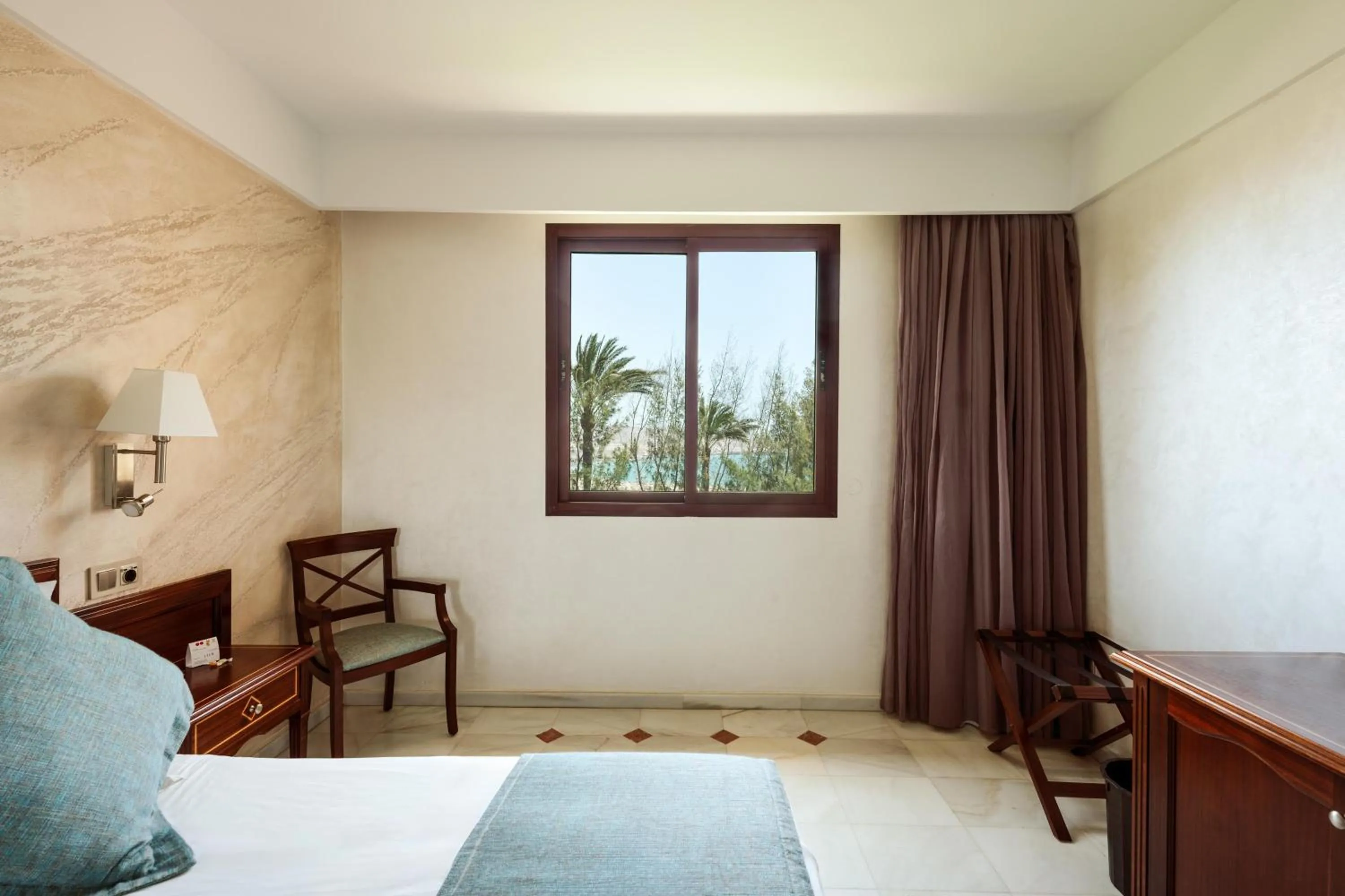 Photo of the whole room, Bed in R2 Rio Calma