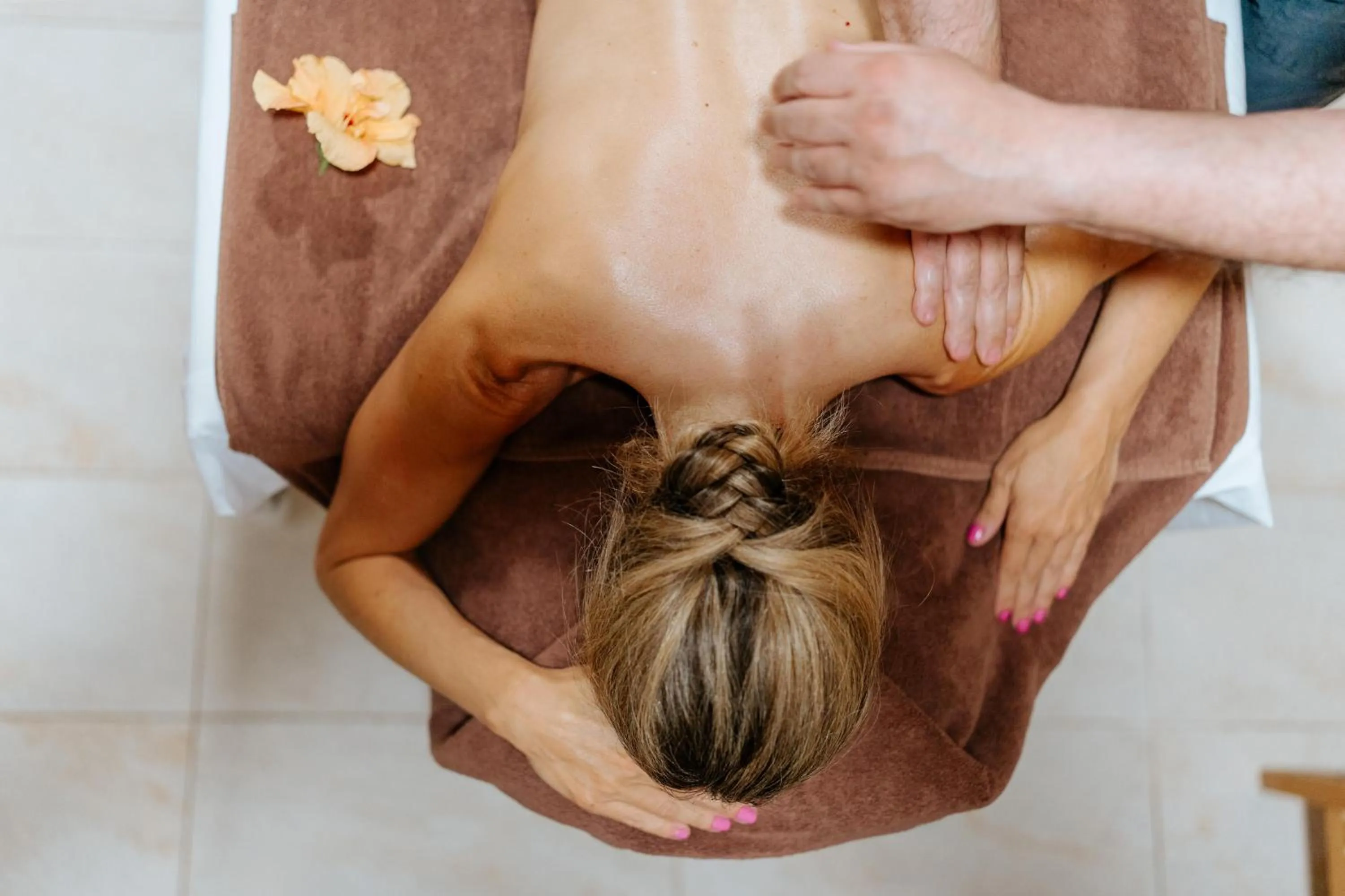 Massage in R2 Rio Calma