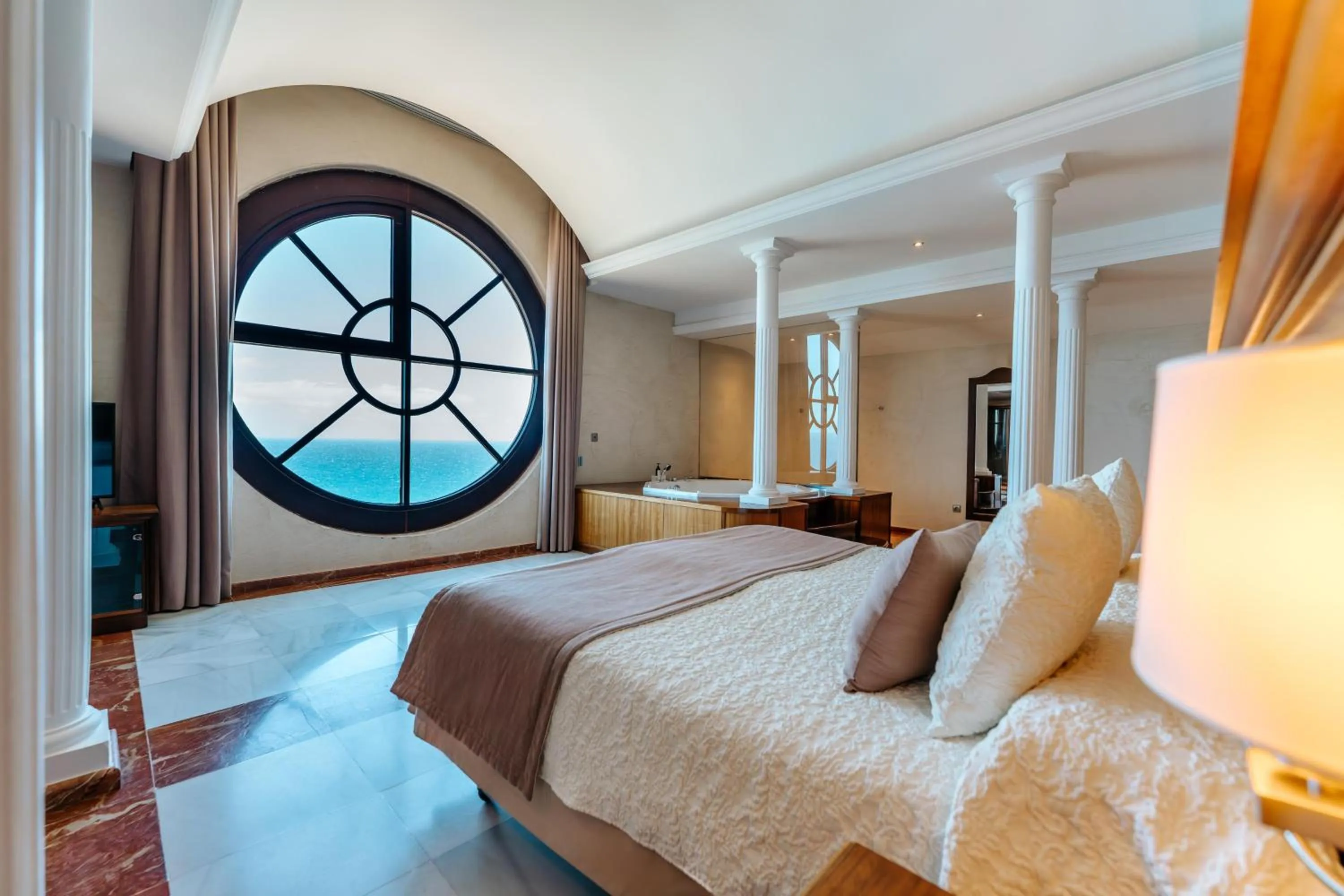 Photo of the whole room, Bed in R2 Rio Calma