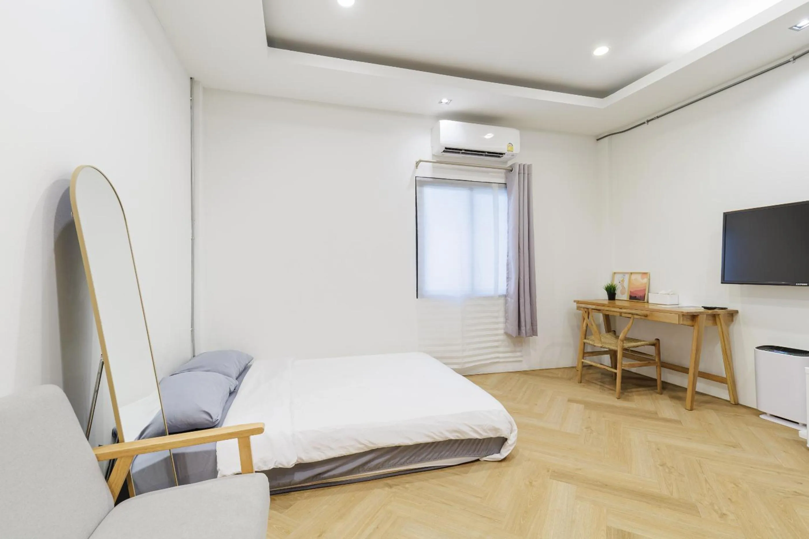 Bed in Wabisabi Bangkok 3 MIN To Train Station