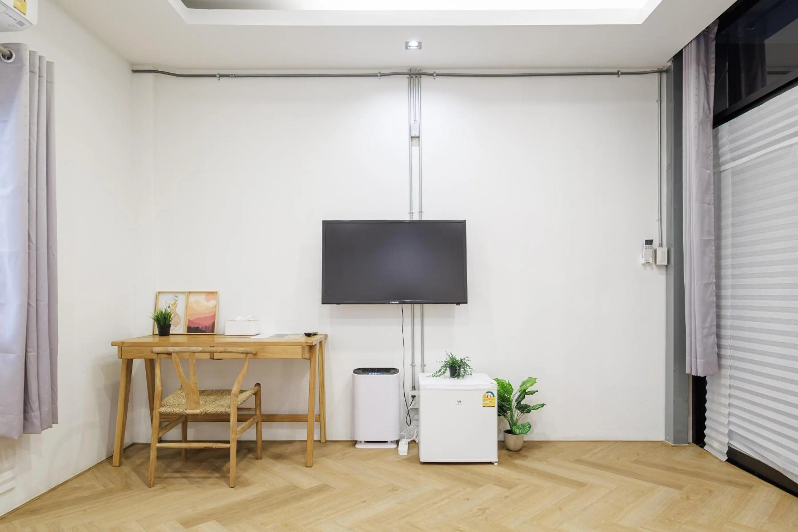 TV and multimedia in Wabisabi Bangkok 3 MIN To Train Station