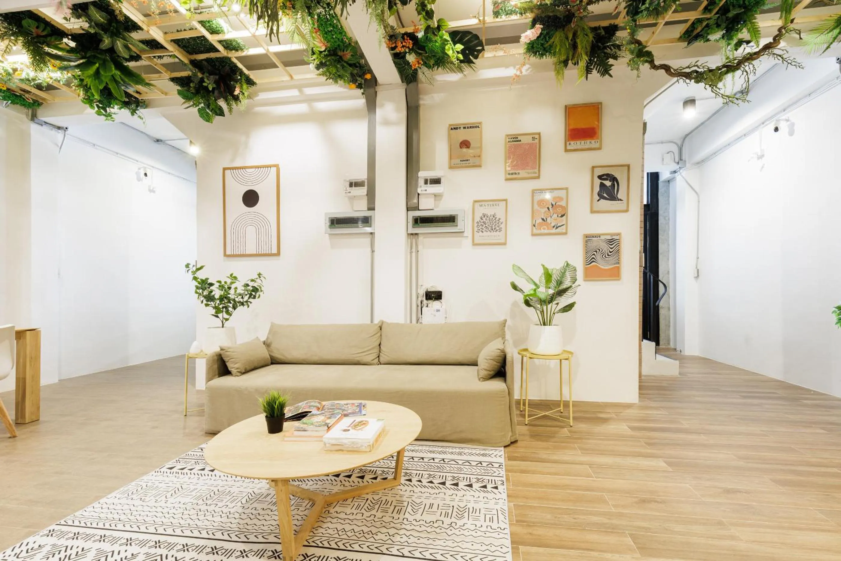 Seating area in Wabisabi Bangkok 3 MIN To Train Station