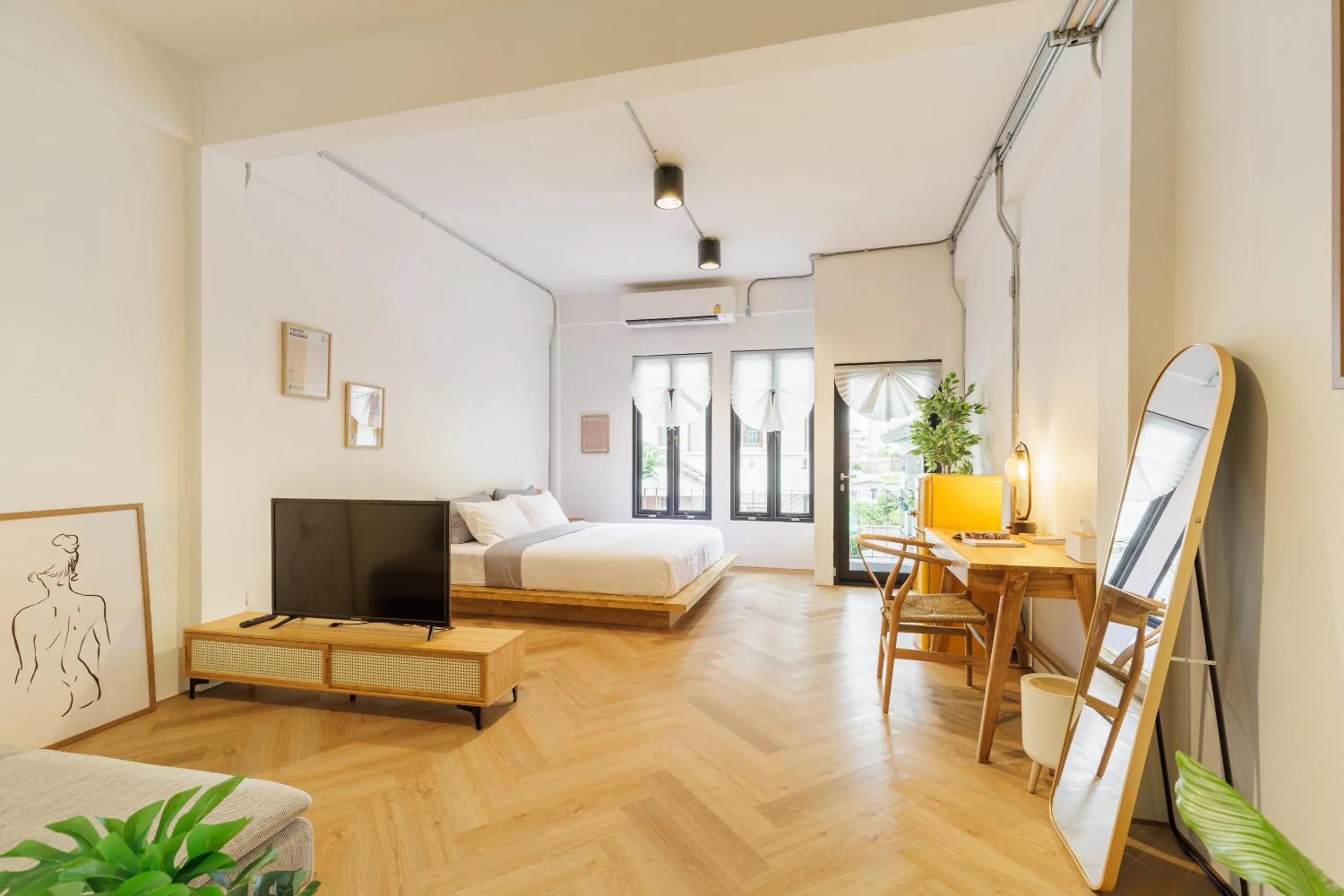 TV and multimedia, Bed in Wabisabi Bangkok 3 MIN To Train Station