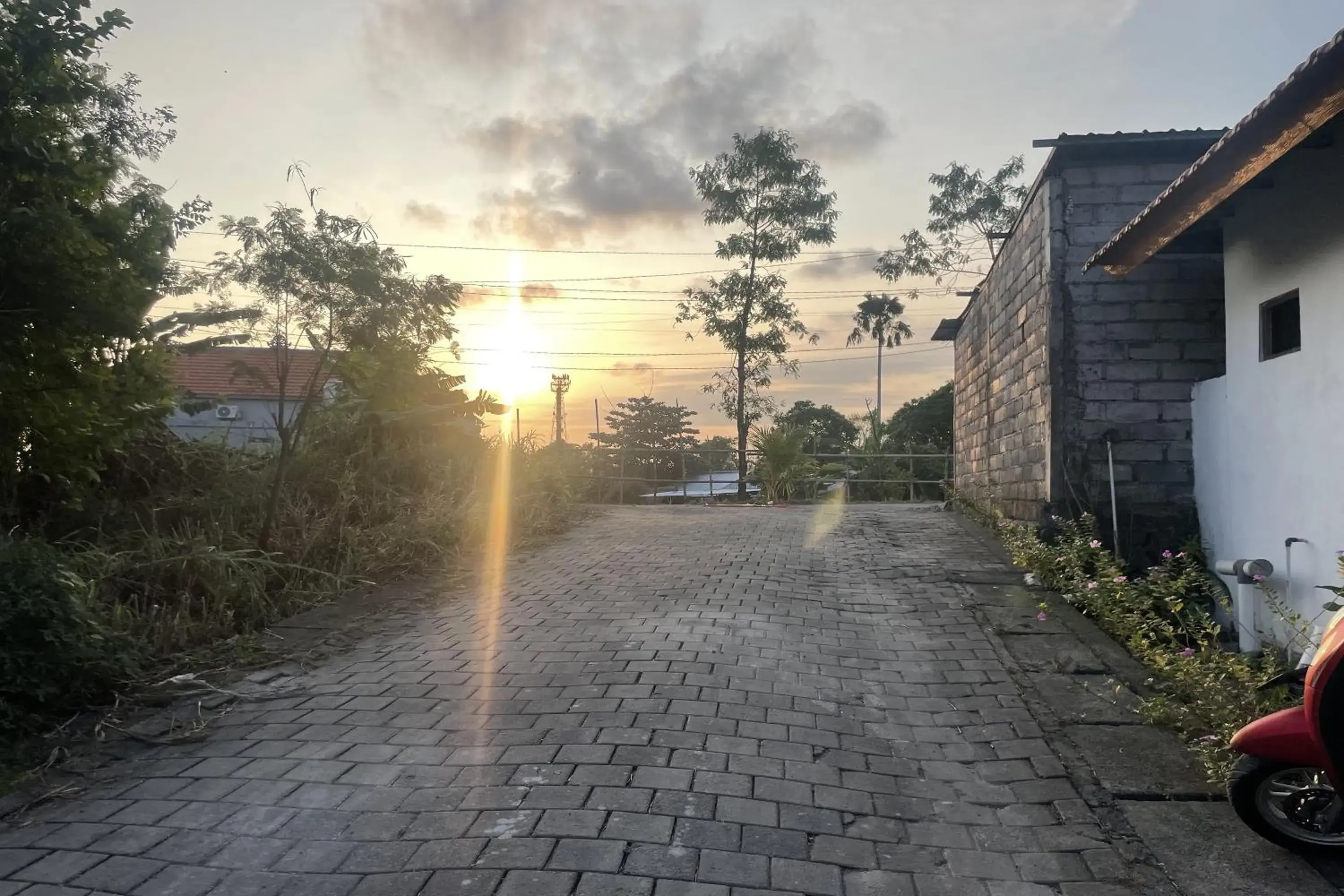 Property building in Zee House Property building in Zee House