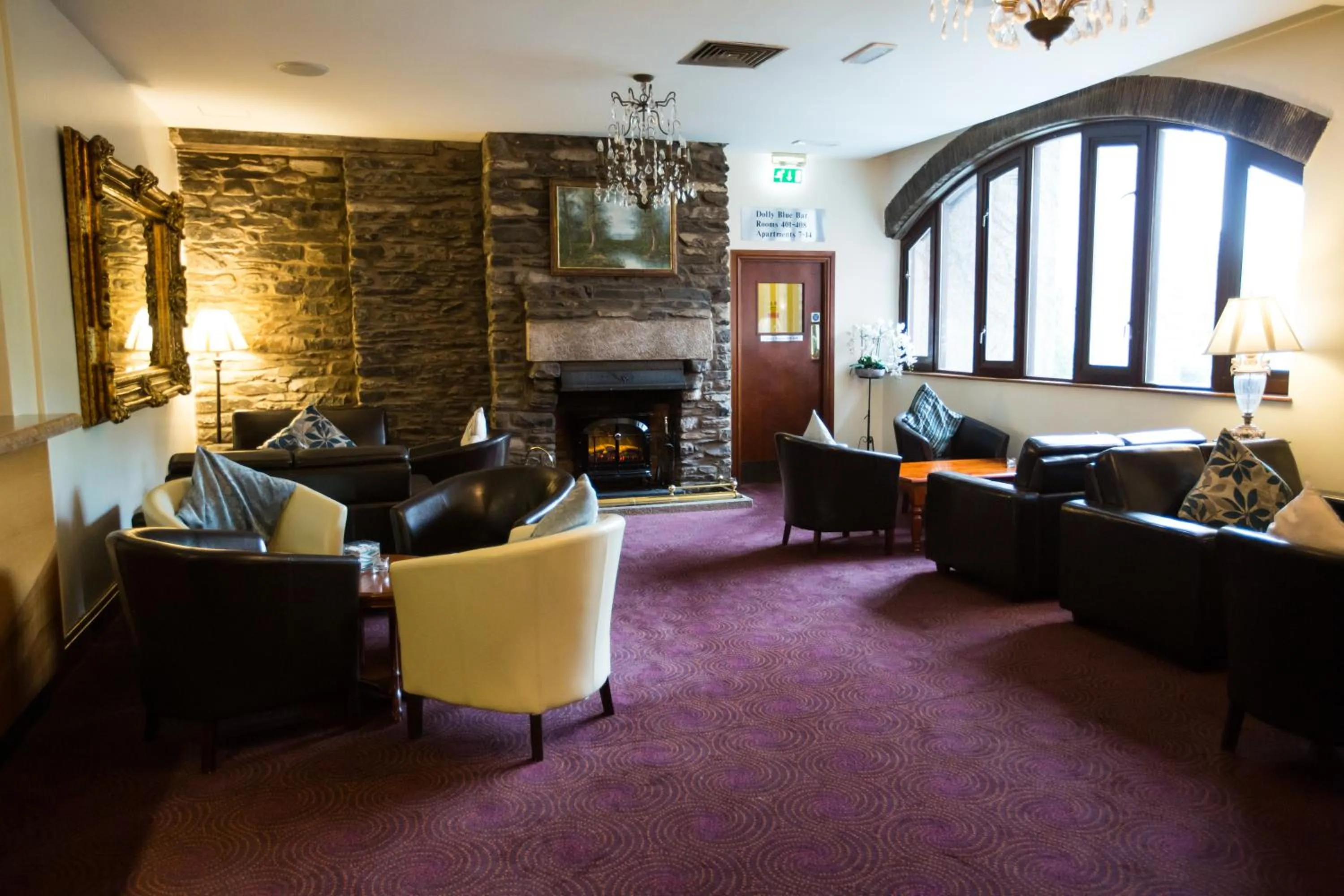 Lounge or bar in Whitewater Hotel & Spa