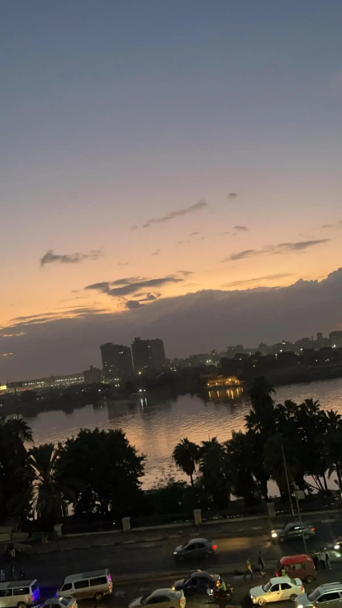 Lovely 4BR with direct nile view Lovely 4BR with direct nile view