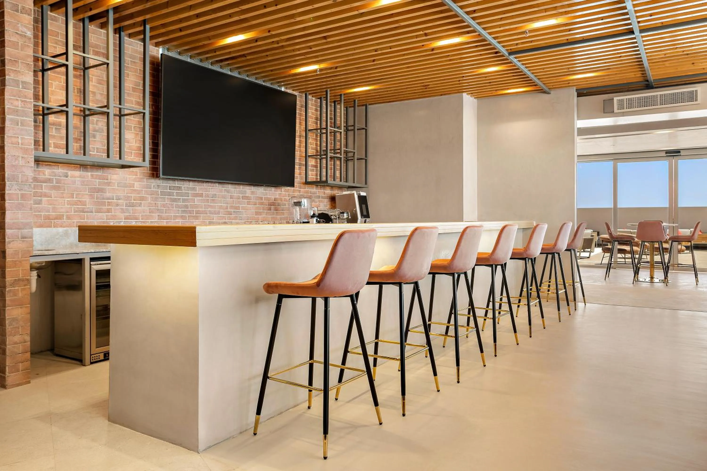 Lounge or bar in Barcelo Hotel & Residences, Bahrain