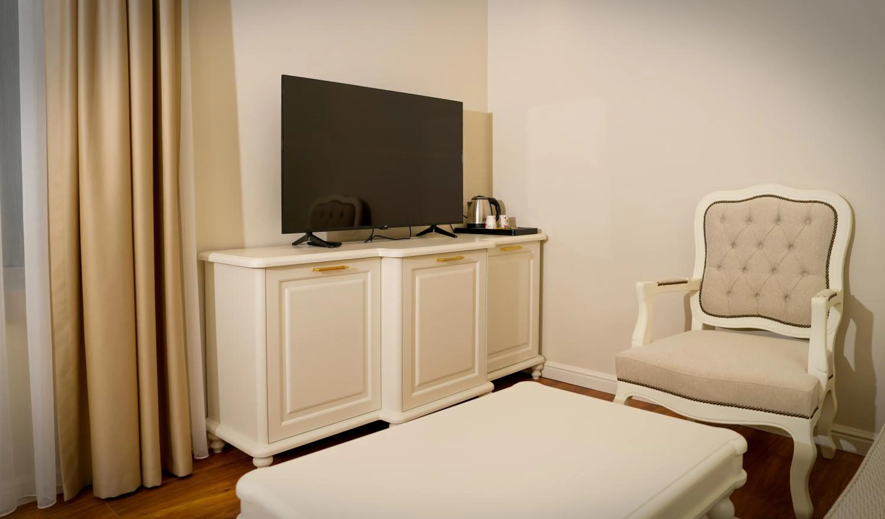 TV and multimedia in Gaia Suites Istanbul