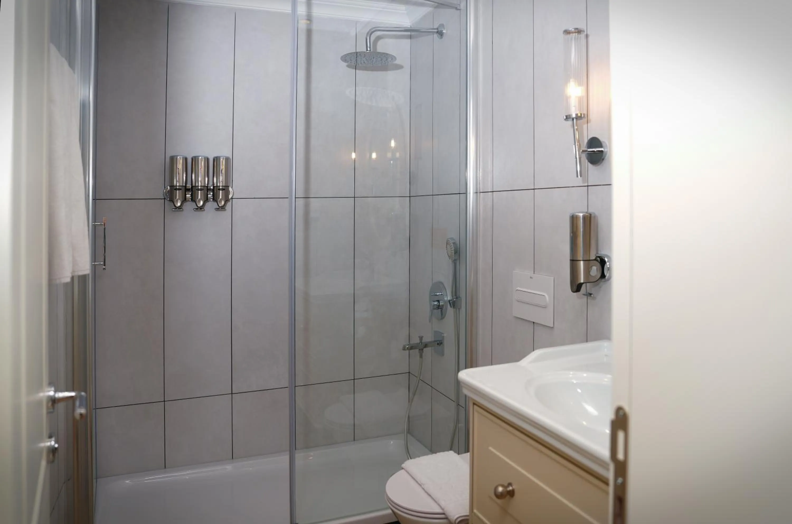 Shower in Gaia Suites Istanbul