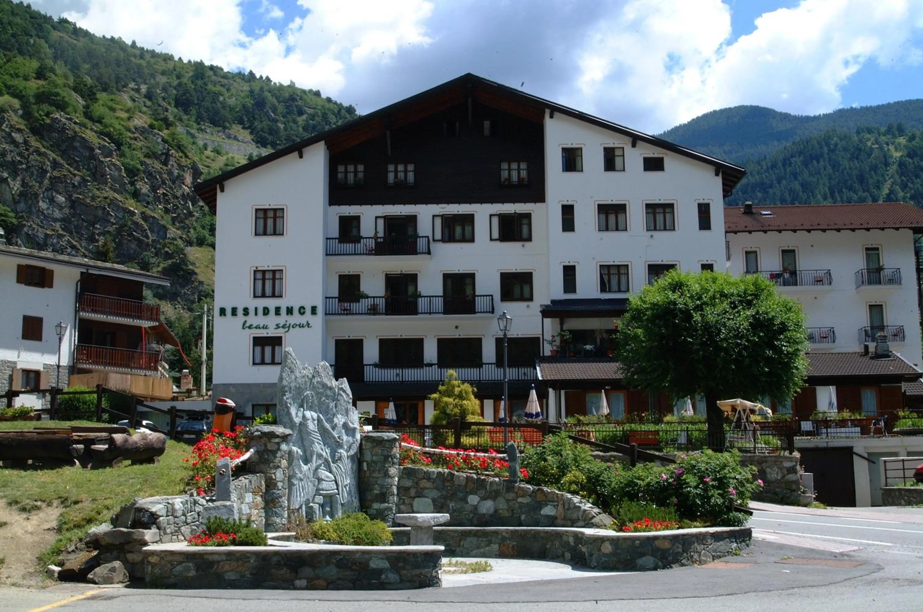 Facade/entrance in Residence Beau Sejour