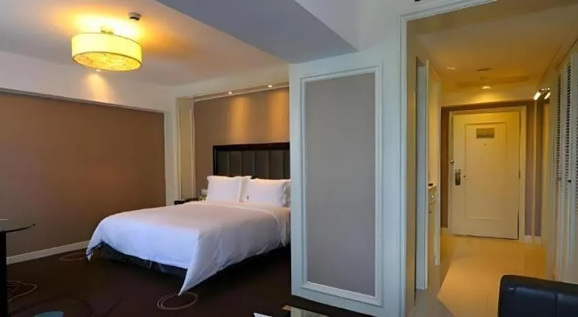 Bed in Jinjiang Metropolo Hotel Classiq YMCA People Square