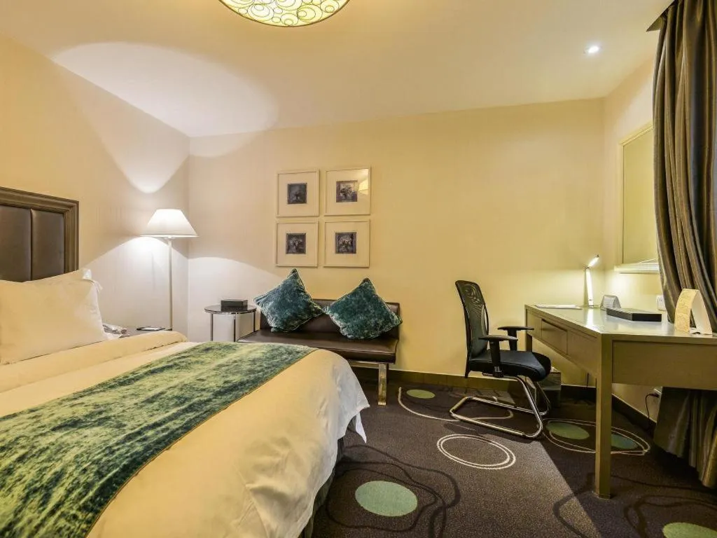 Bed in Jinjiang Metropolo Hotel Classiq YMCA People Square